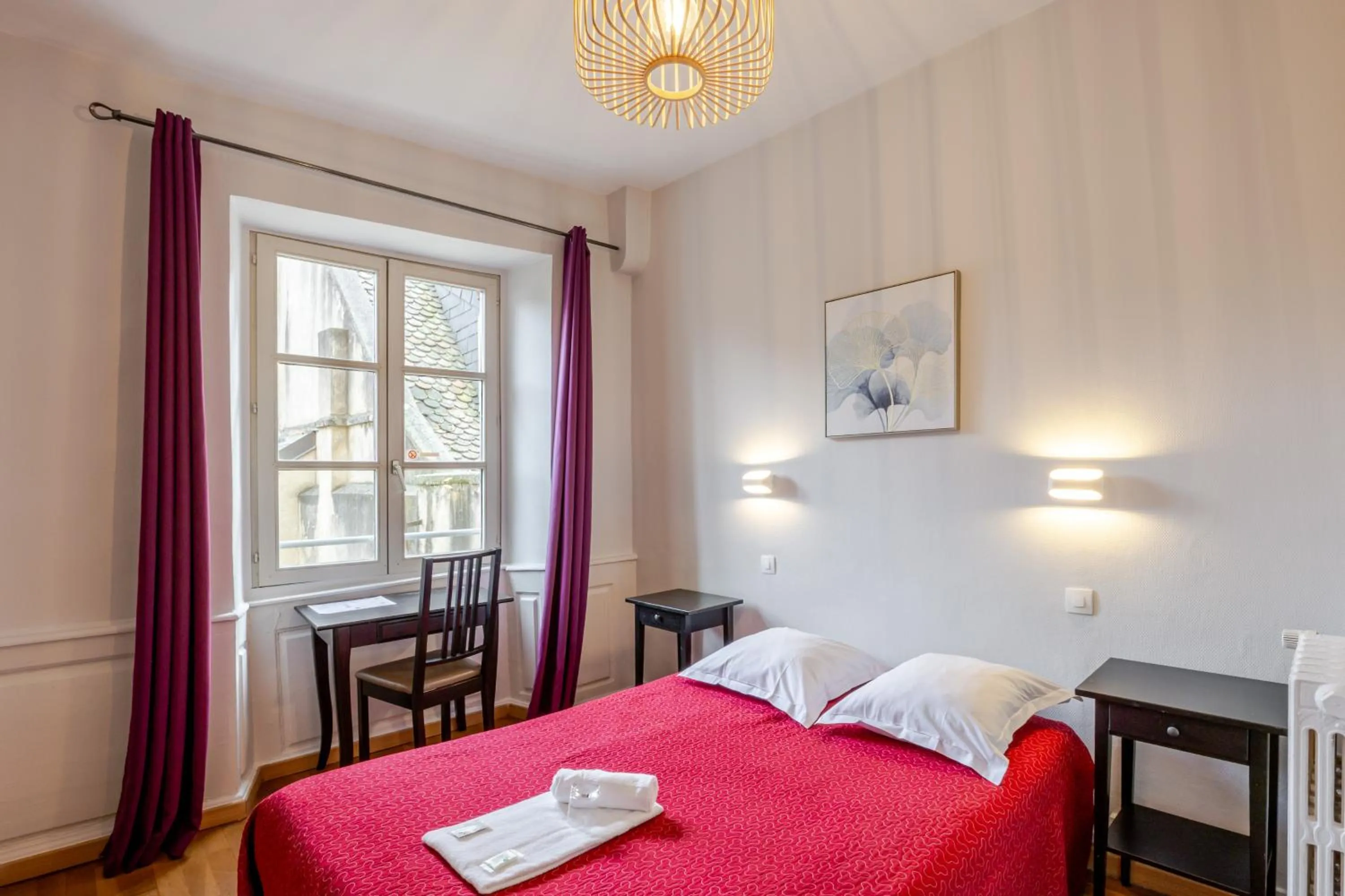 Bed in Hôtel Patricia - Strasbourg Hyper Centre