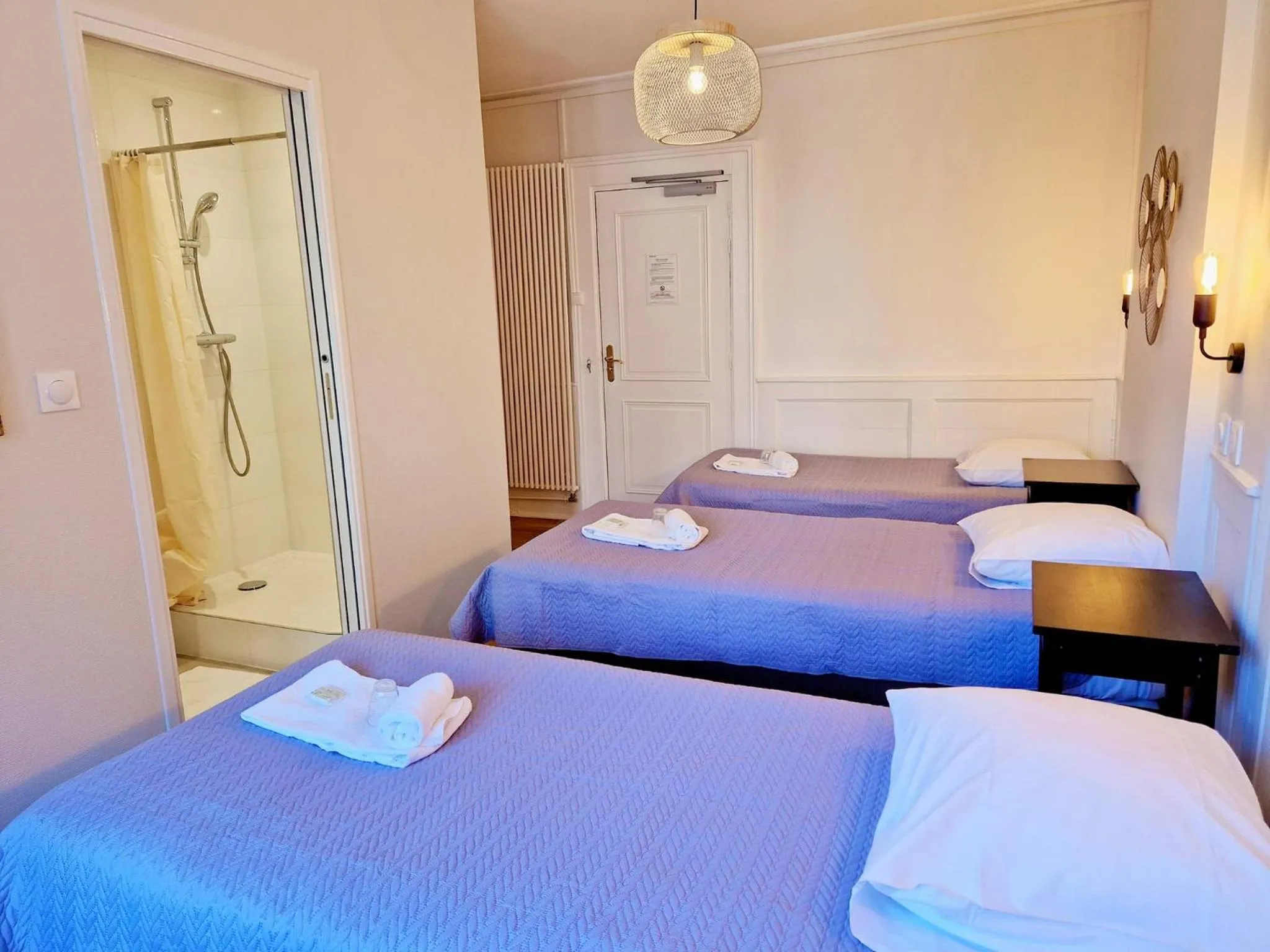 Bed in Hôtel Patricia - Strasbourg Hyper Centre