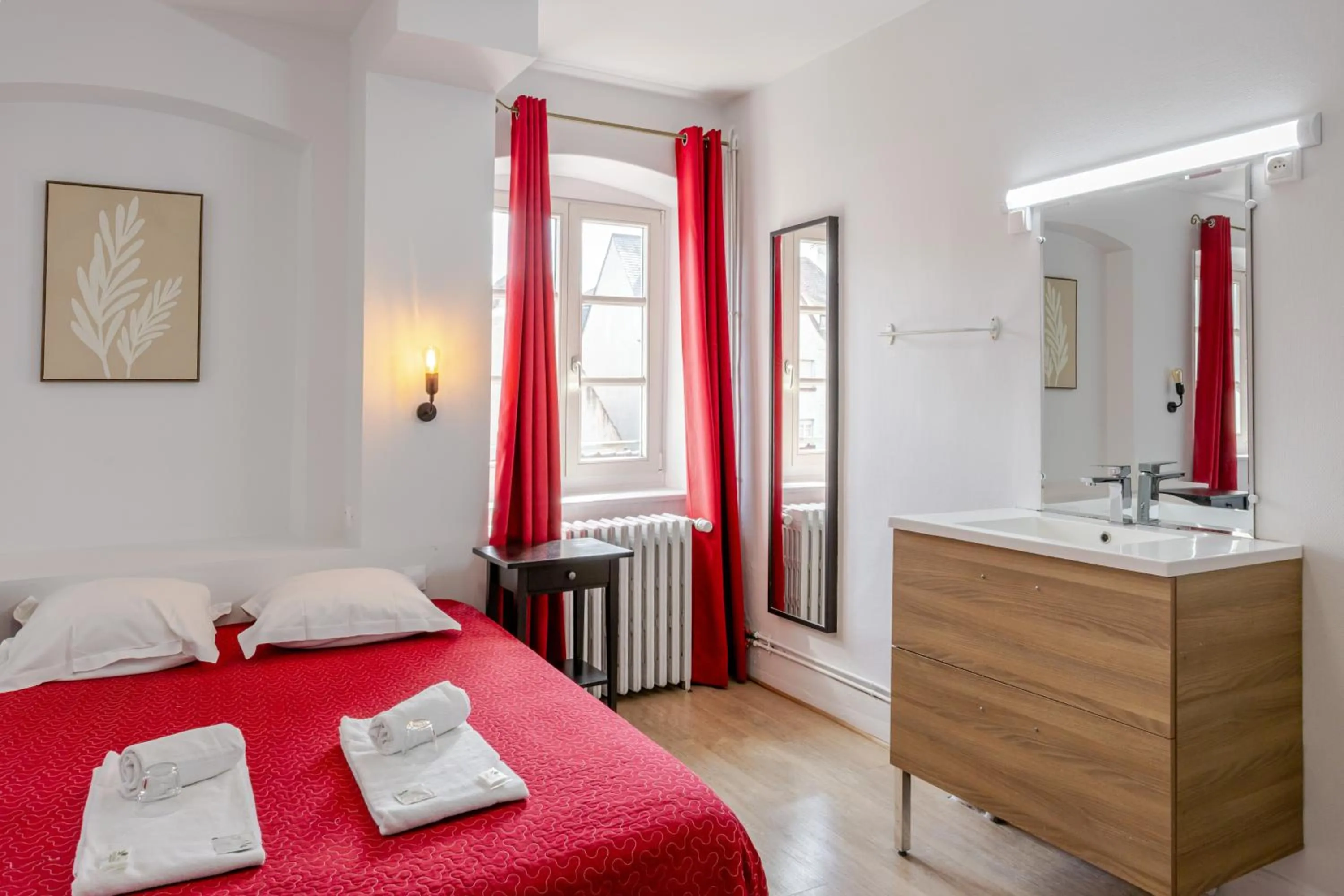 Bed in Hôtel Patricia - Strasbourg Hyper Centre