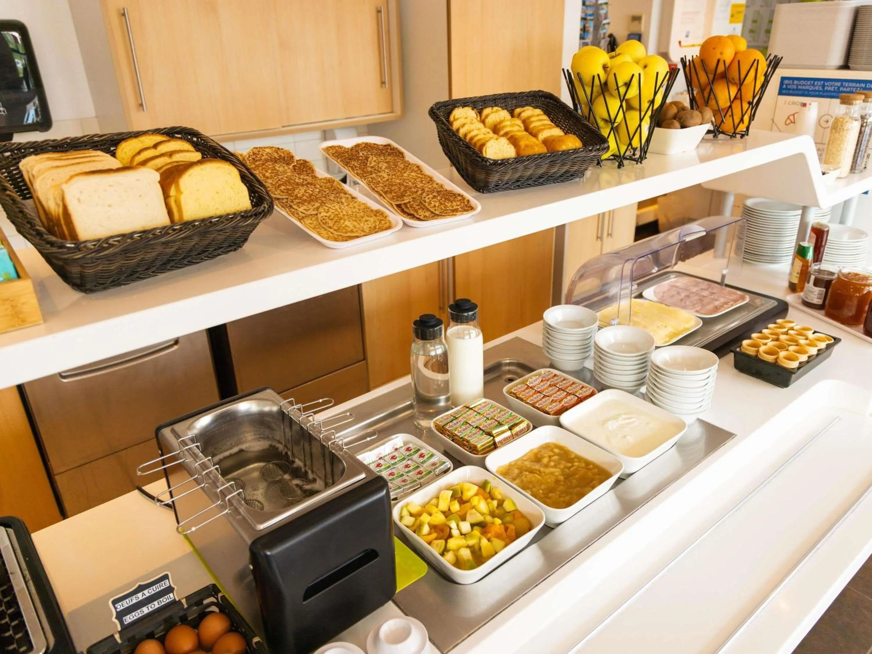 Breakfast in ibis budget Tours Nord