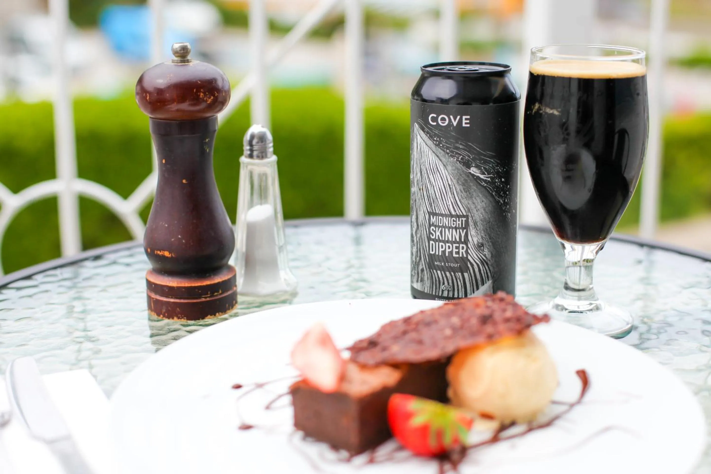 Food and drinks in Driftwood Spars