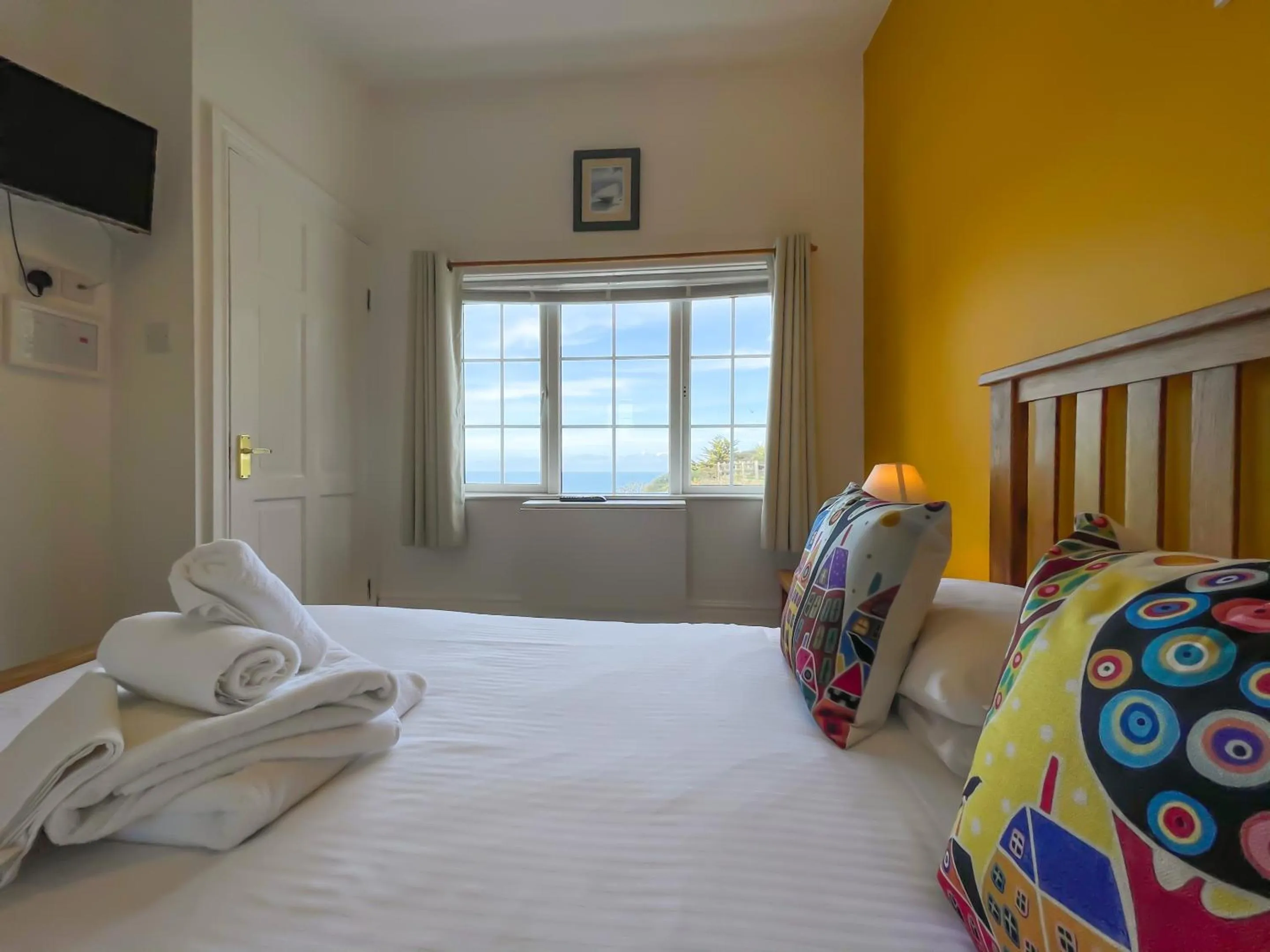 Bedroom, Bed in Driftwood Spars