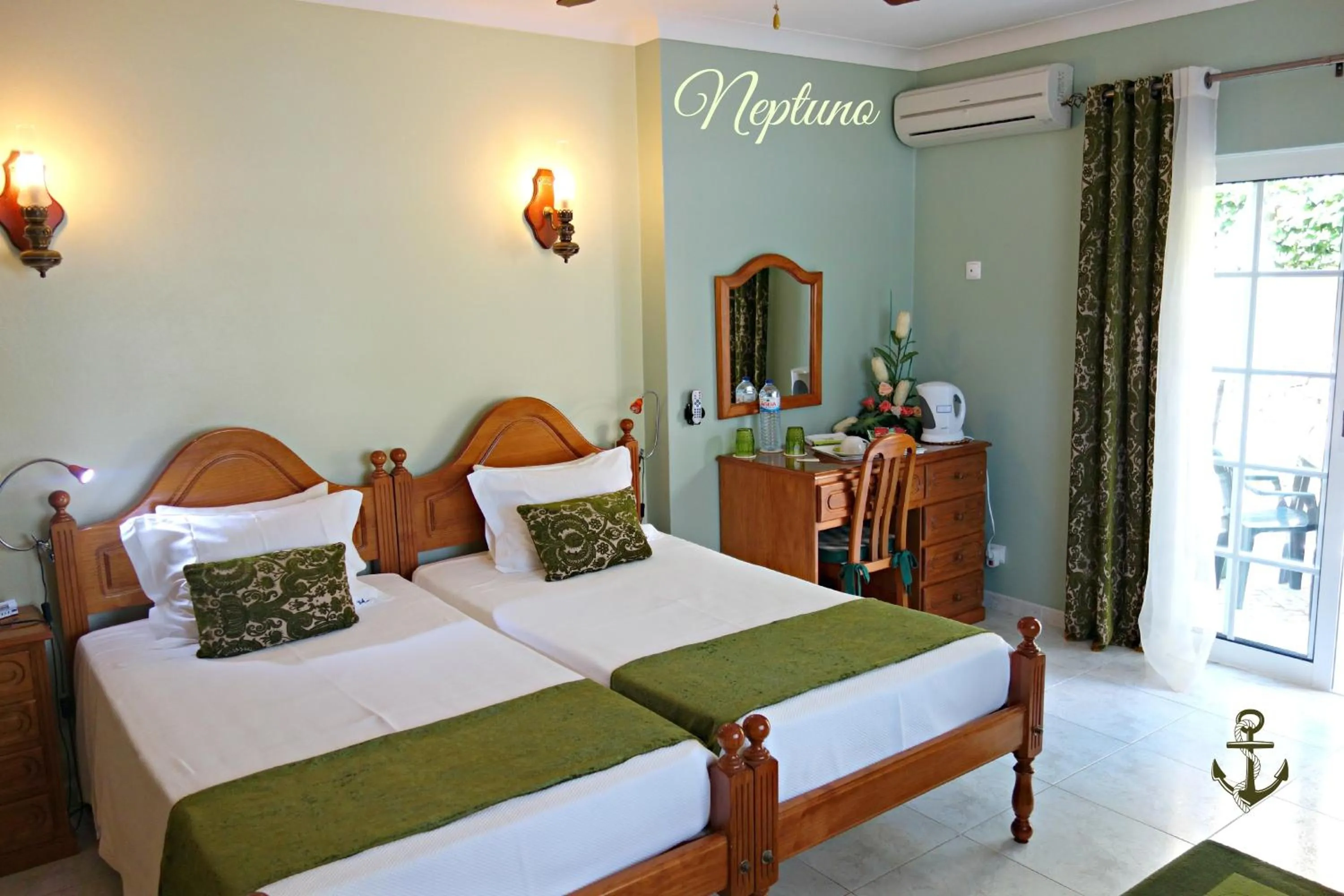 Bedroom, Bed in Vila Atlântida