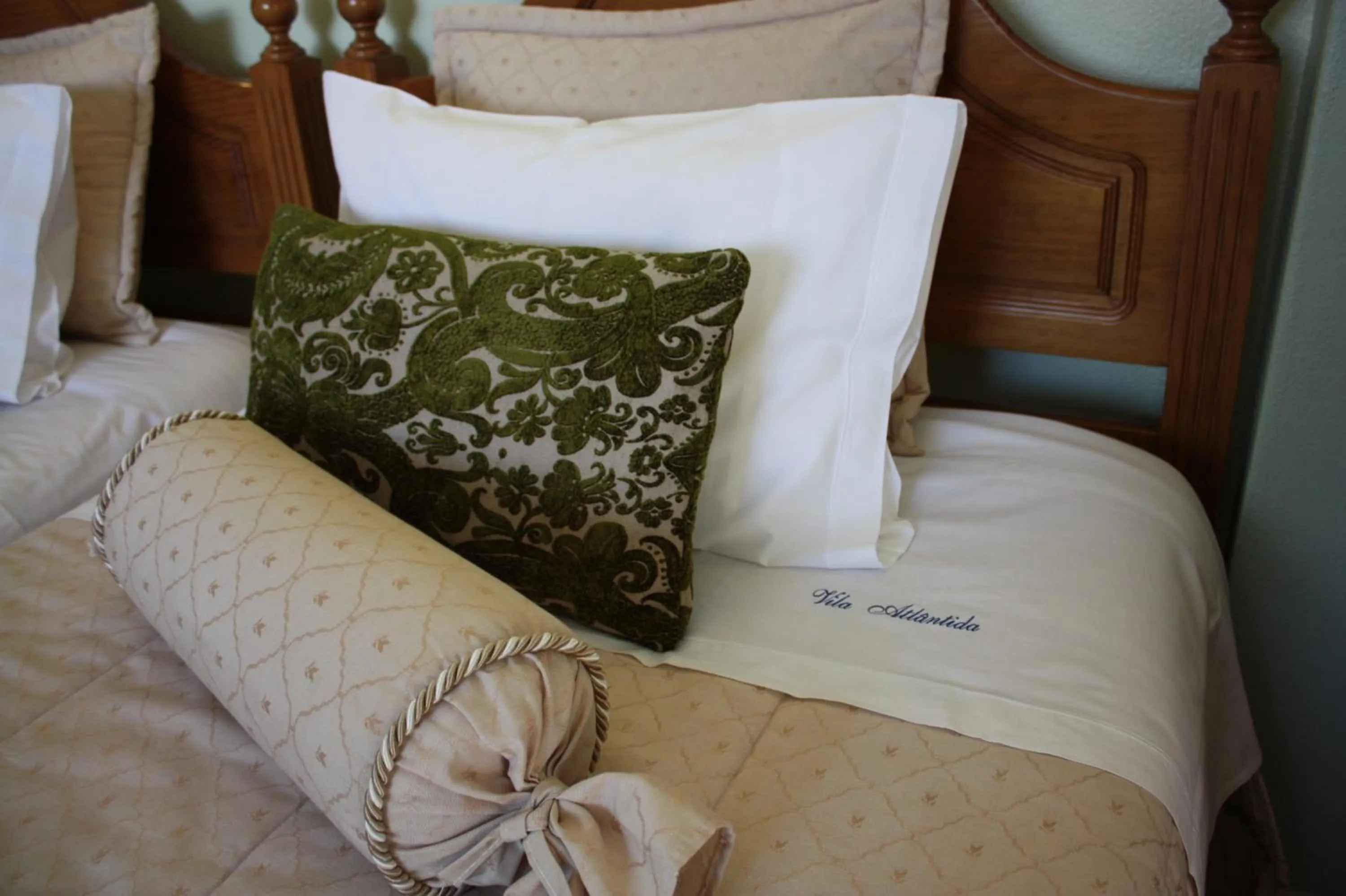 Property logo or sign, Bed in Vila Atlântida