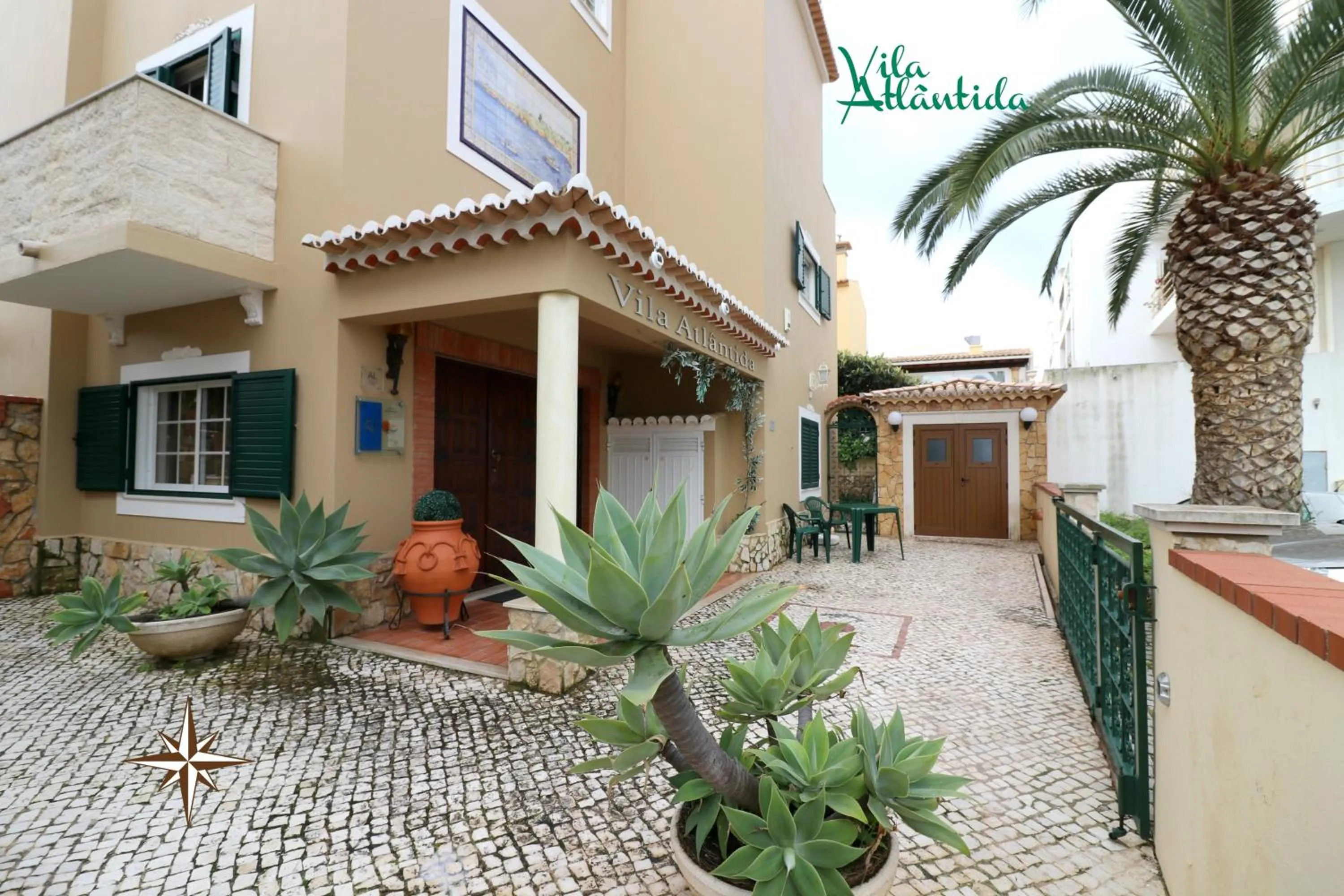 Facade/entrance in Vila Atlântida