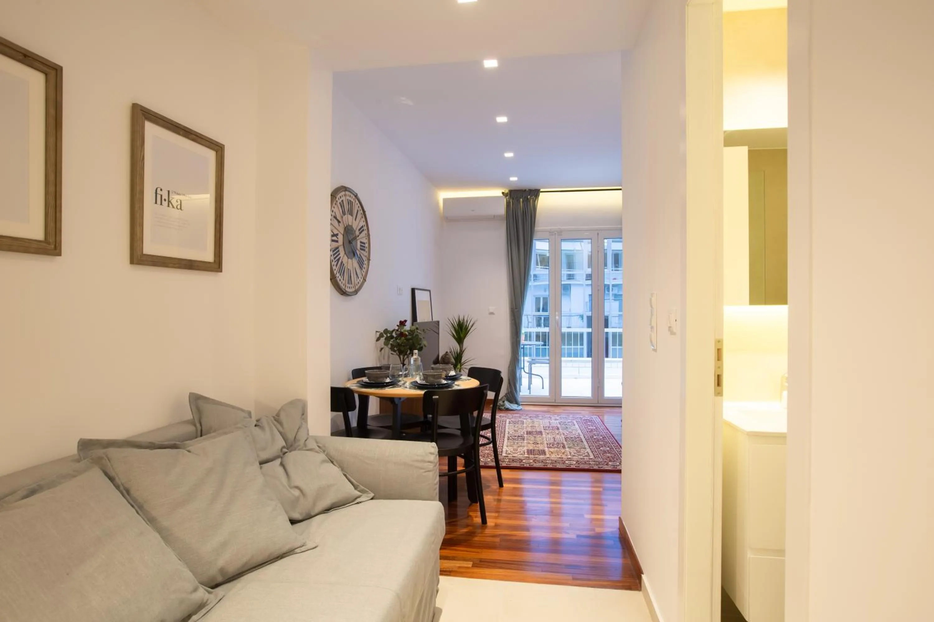 Living room in Phaedrus Living: City Centre Luxury Flat Mavromichali