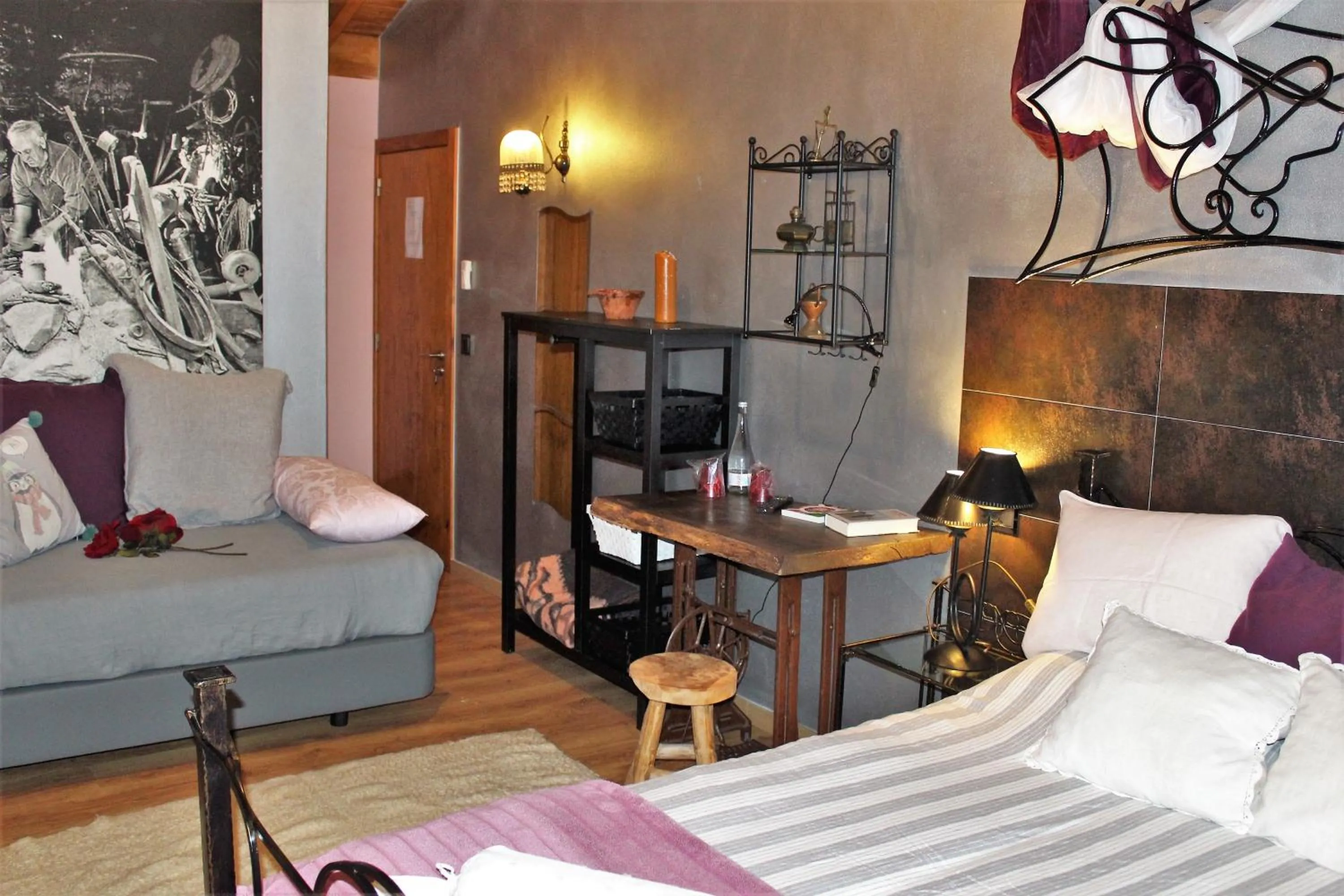 Decorative detail, Bed in Quintinha D`Arga