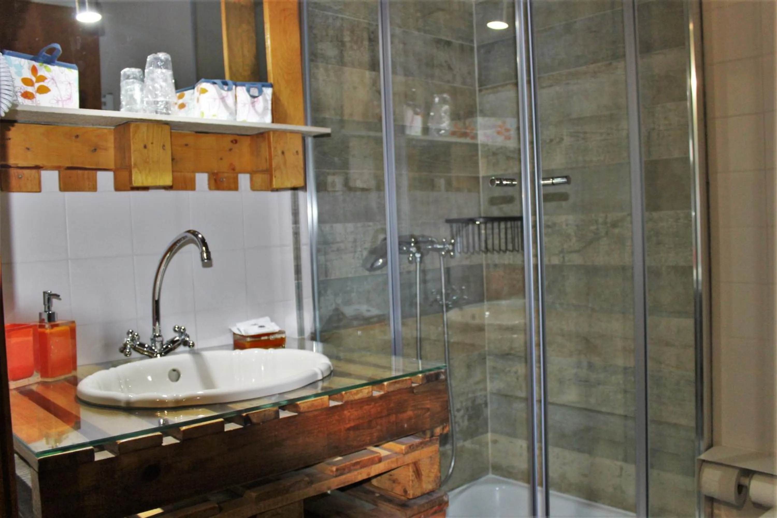 Toilet in Quintinha D`Arga