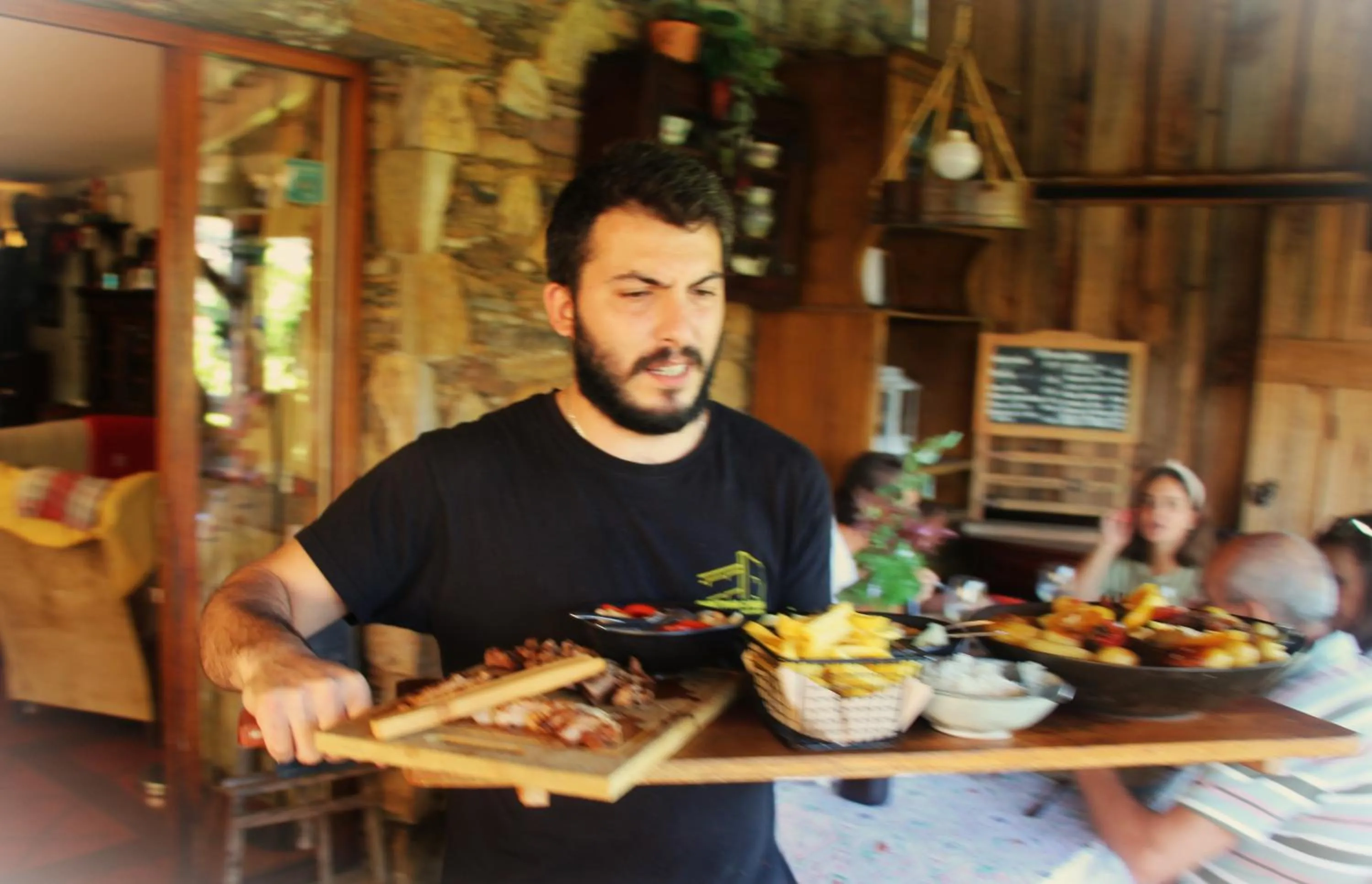 Restaurant/places to eat in Quintinha D`Arga