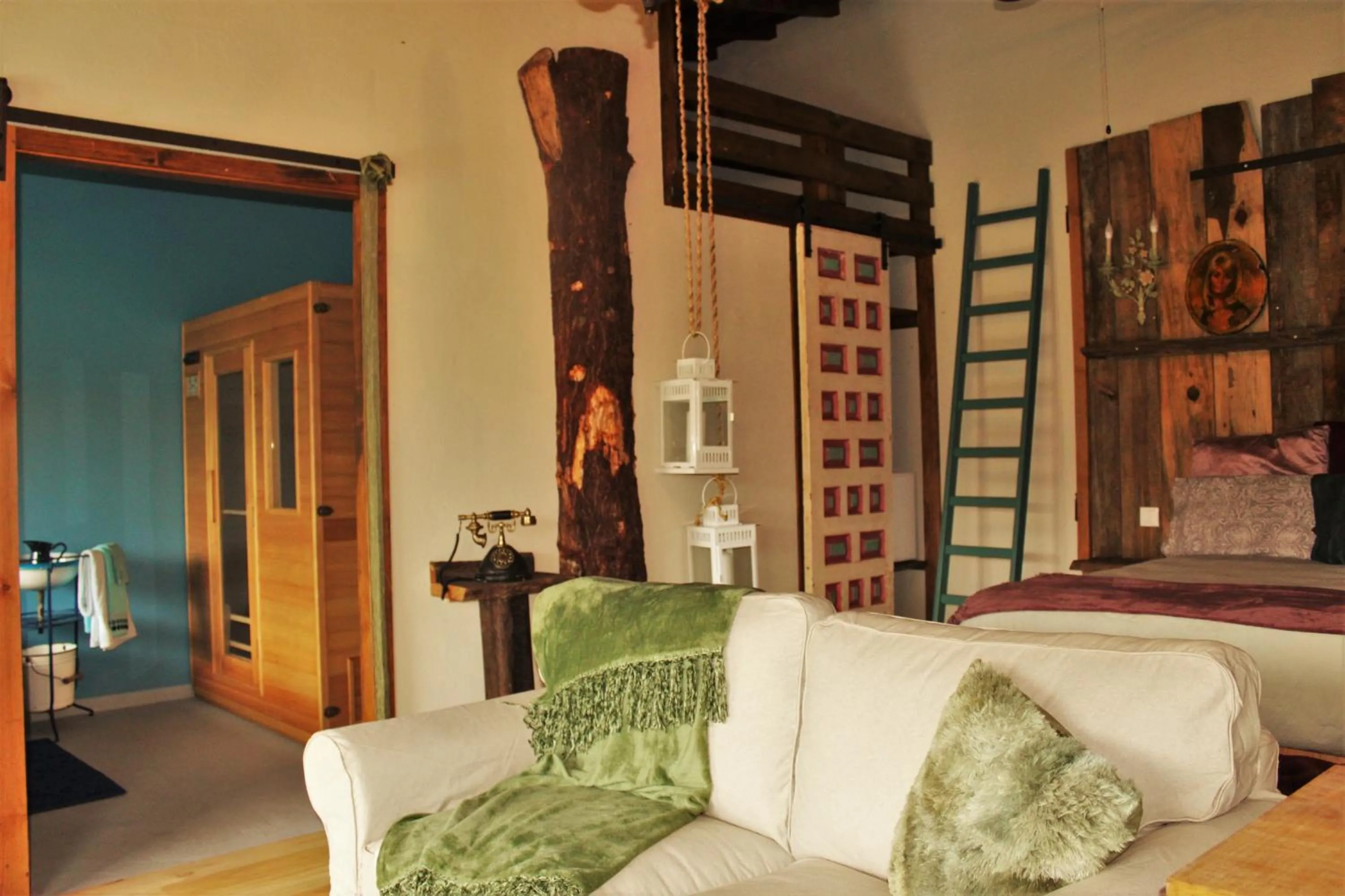 Photo of the whole room, Bed in Quintinha D`Arga