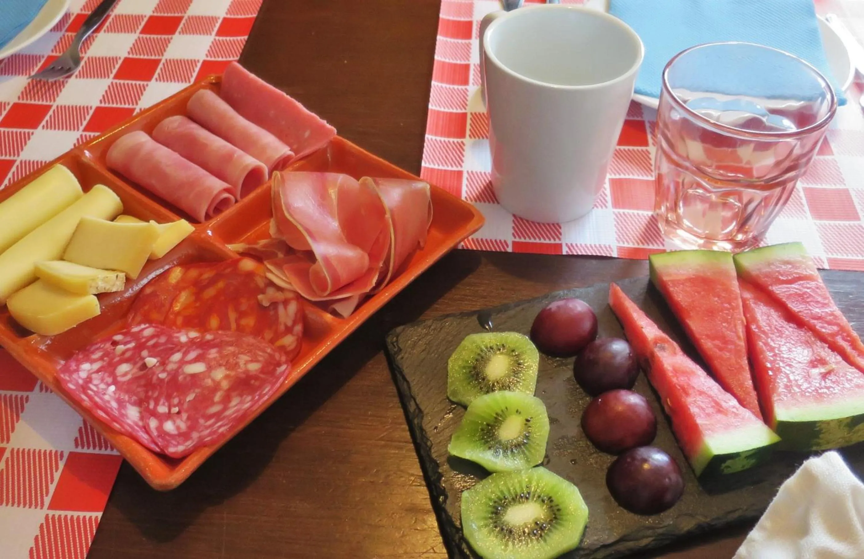 Continental breakfast in Quintinha D`Arga