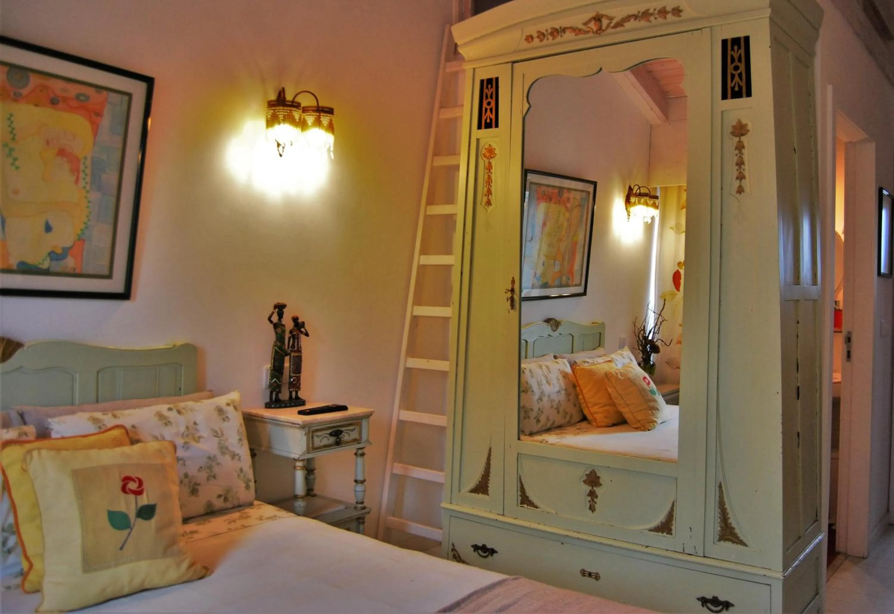 Photo of the whole room, Bed in Quintinha D`Arga