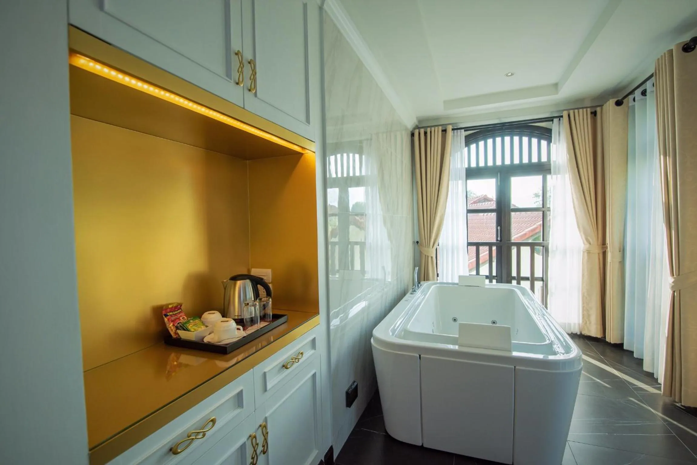 Hot Tub in Nanta Glam CM Hotel & Residences