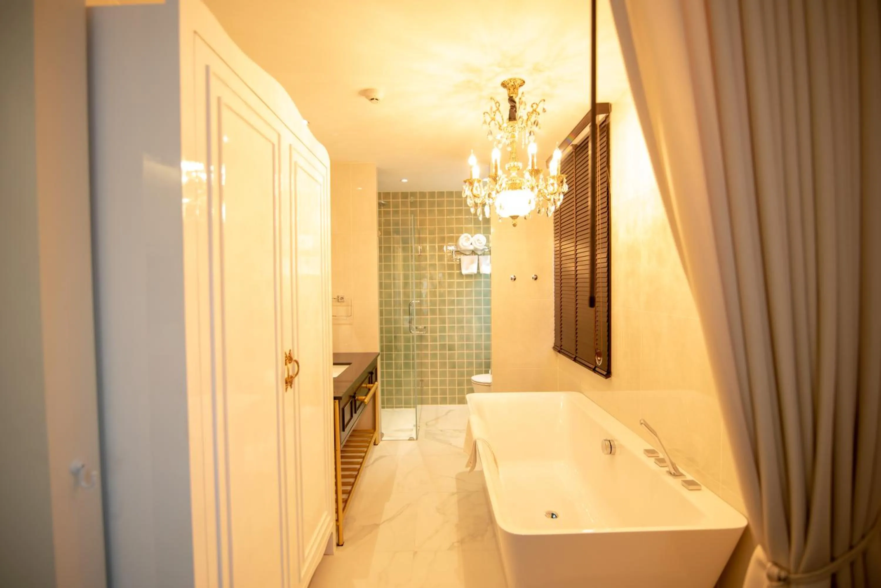 Hot Tub, Bed in Nanta Glam CM Hotel & Residences