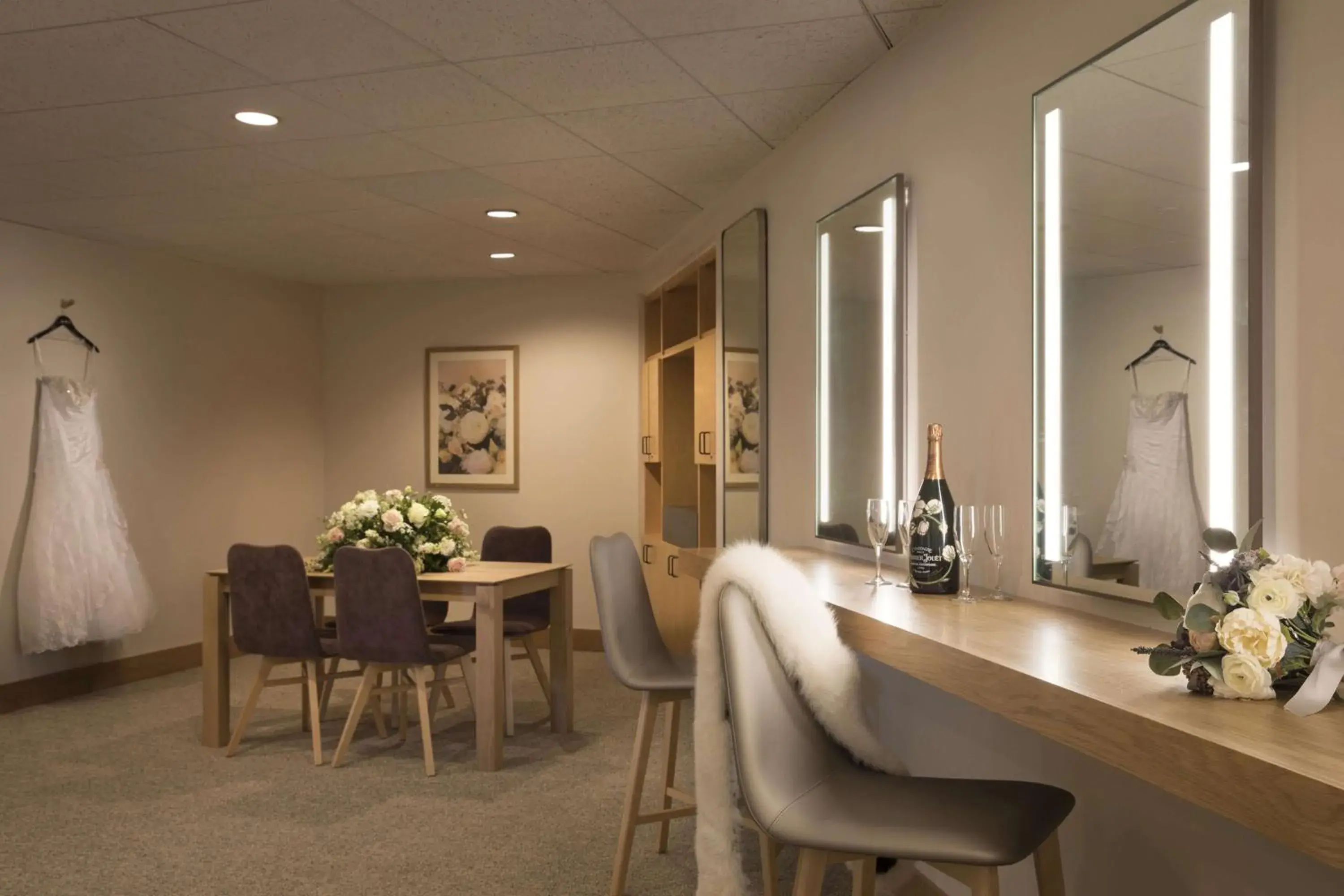 Photo of the whole room in The Inverness Denver, a Hilton Golf & Spa Resort Photo of the whole room in The Inverness Denver, a Hilton Golf & Spa Resort