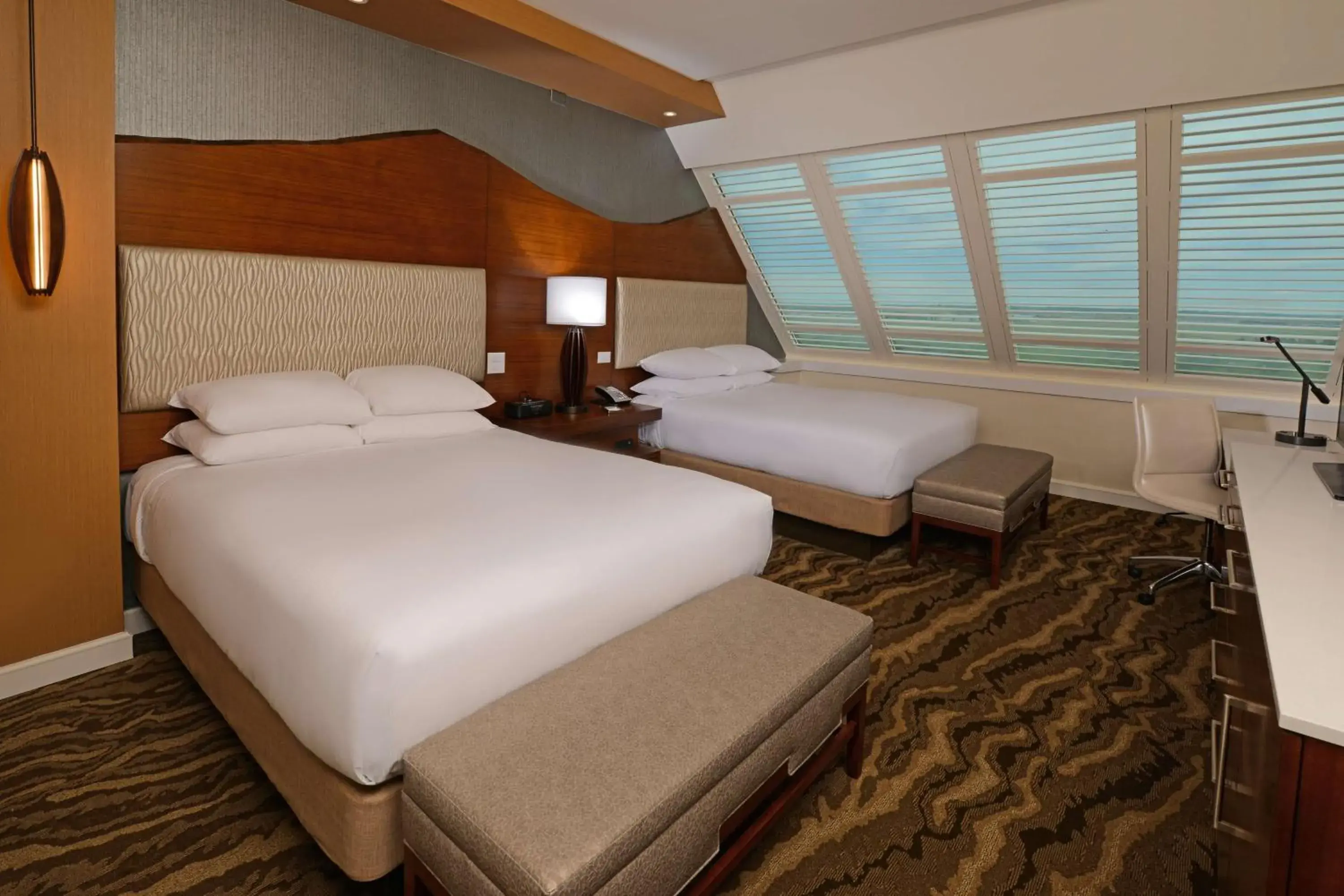 Executive Queen Room with Two Queen Beds in The Inverness Denver, a Hilton Golf & Spa Resort Executive Queen Room with Two Queen Beds in The Inverness Denver, a Hilton Golf & Spa Resort