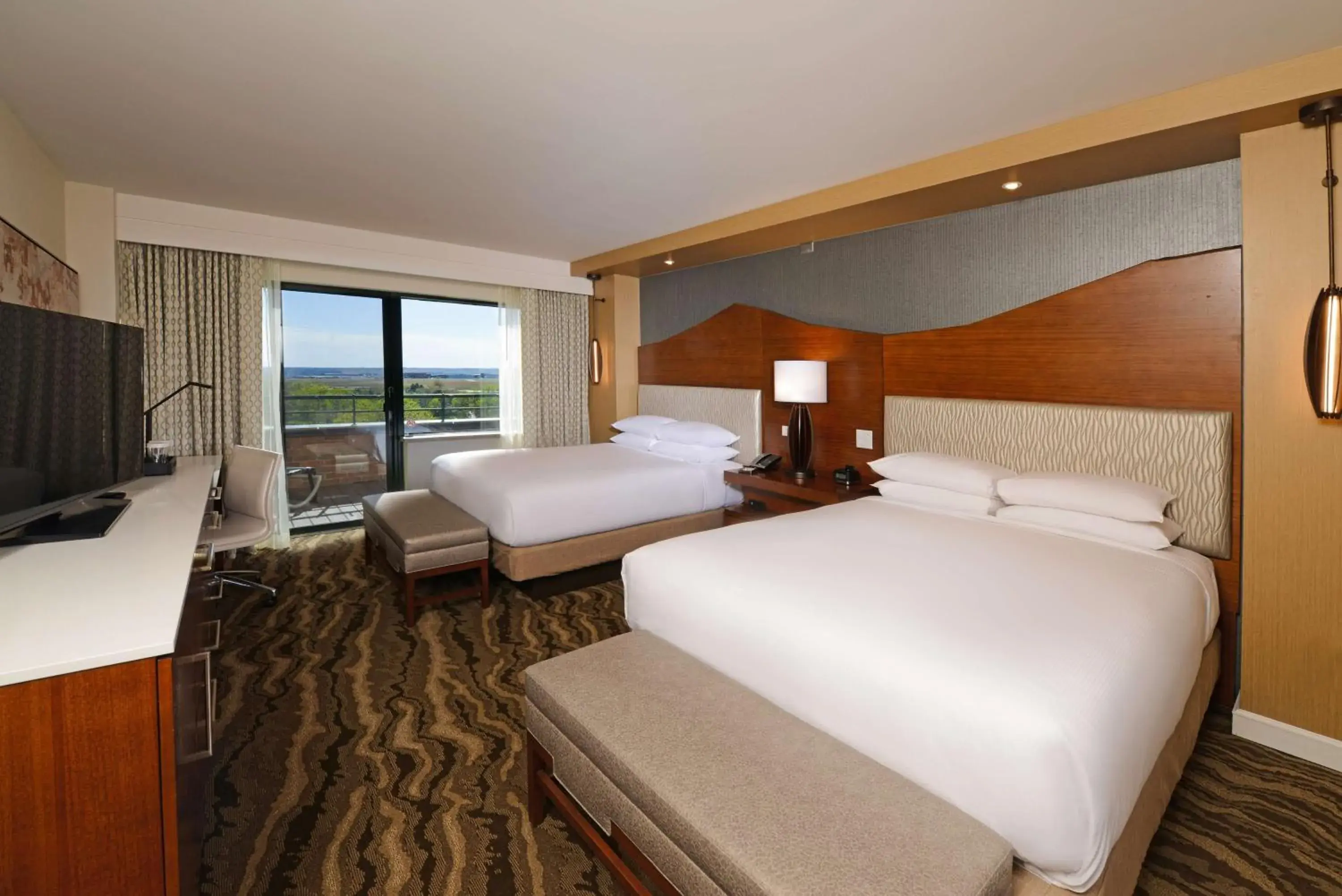 Bed in The Inverness Denver, a Hilton Golf & Spa Resort Bed in The Inverness Denver, a Hilton Golf & Spa Resort