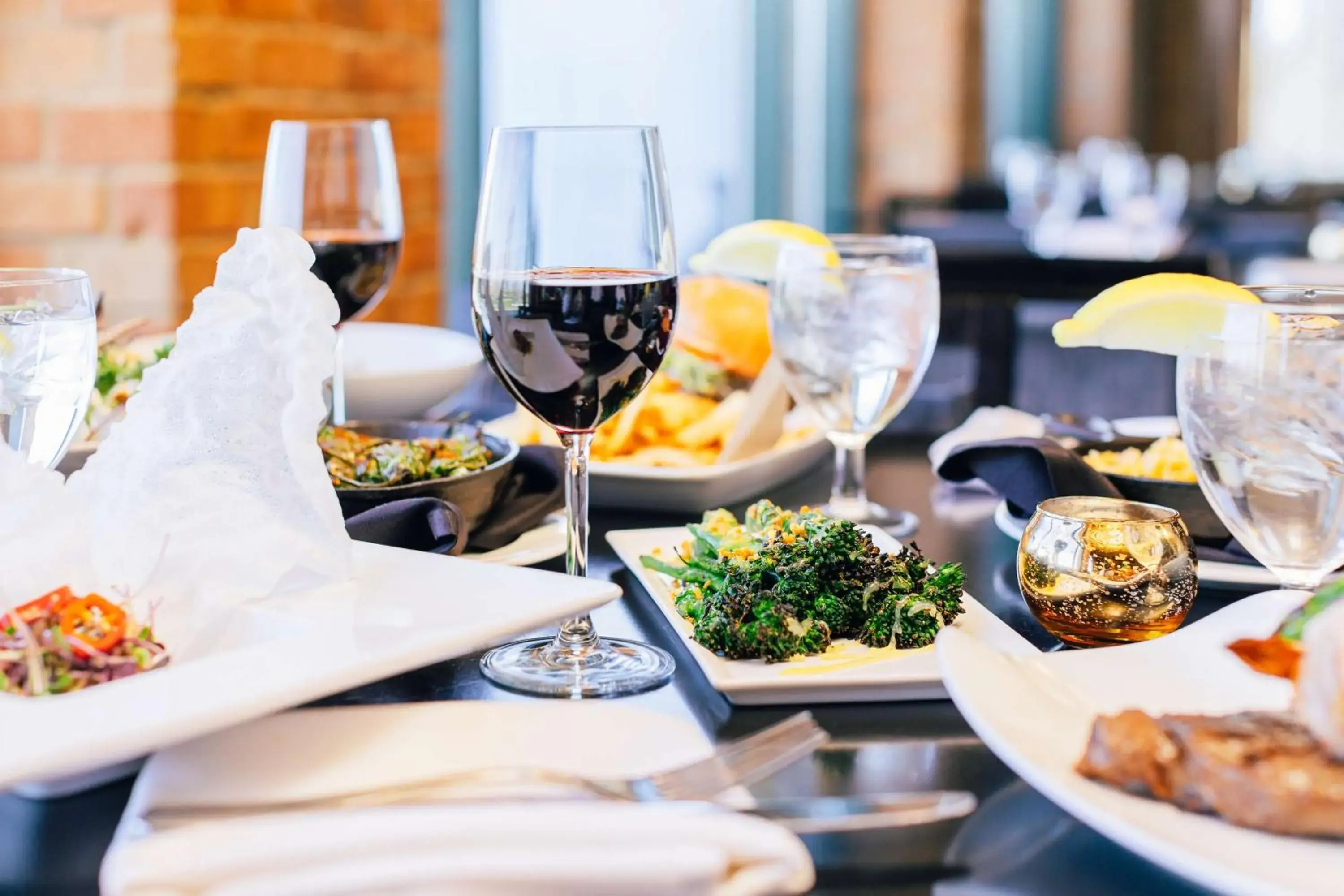 Restaurant/places to eat in The Inverness Denver, a Hilton Golf & Spa Resort Restaurant/places to eat in The Inverness Denver, a Hilton Golf & Spa Resort