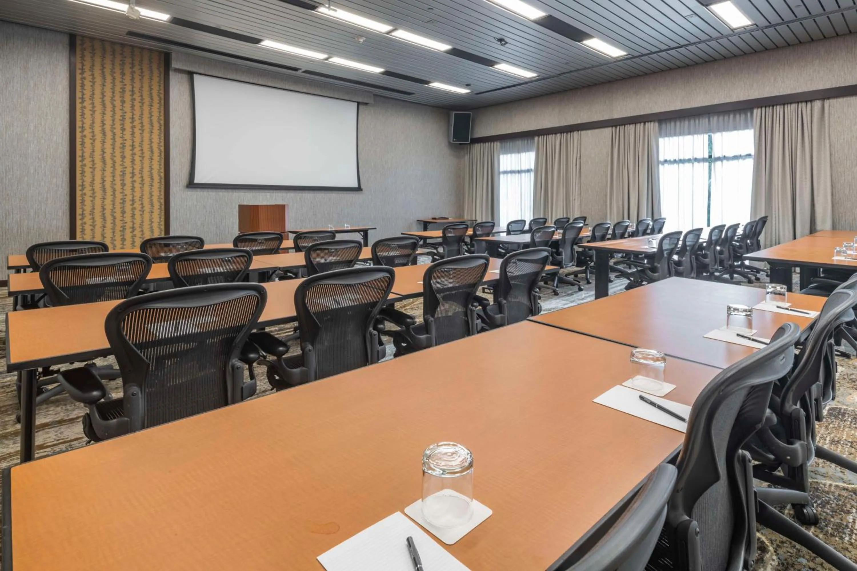 Meeting/conference room in The Inverness Denver, a Hilton Golf & Spa Resort