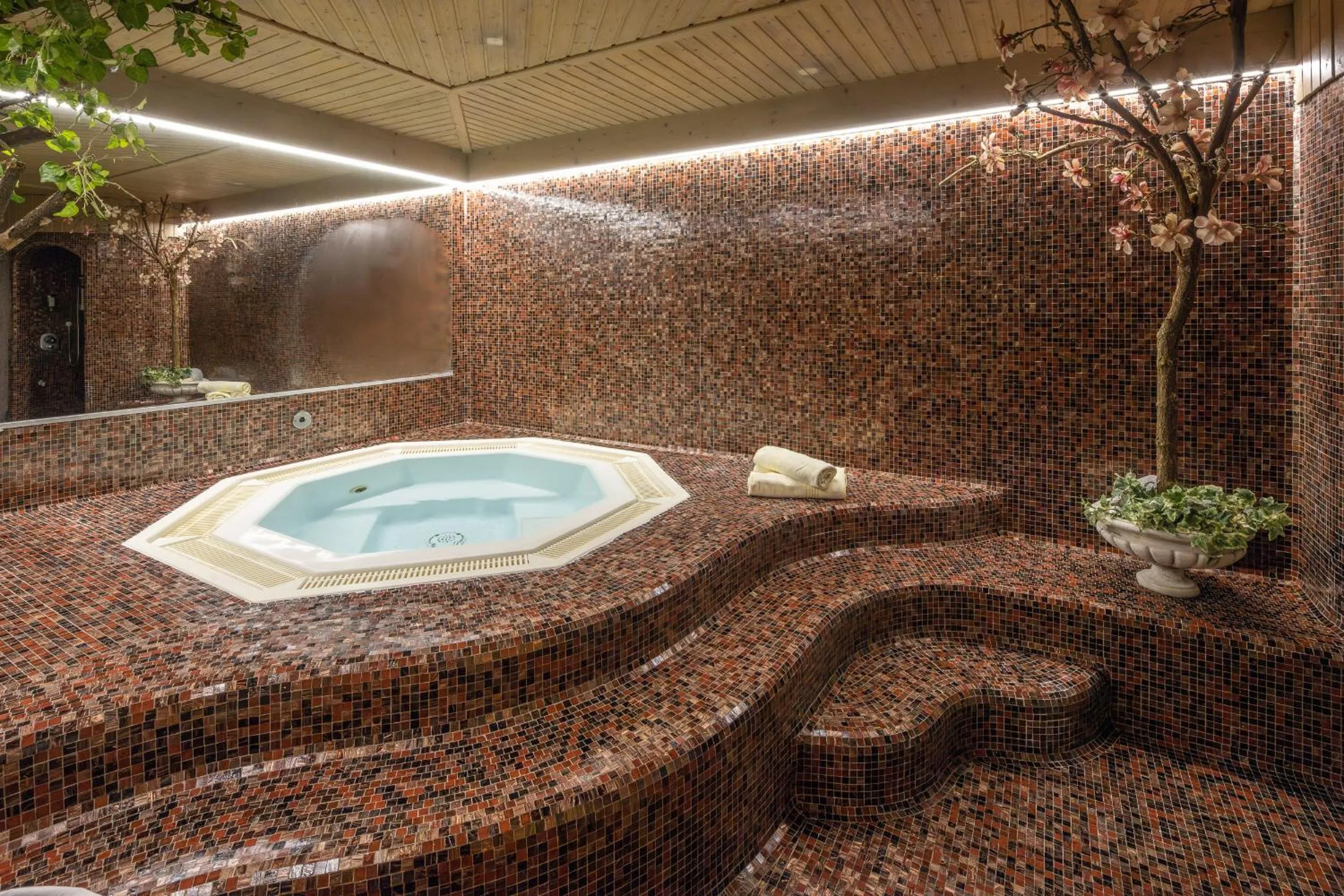 Hot Tub in Garni Zimmerhofer