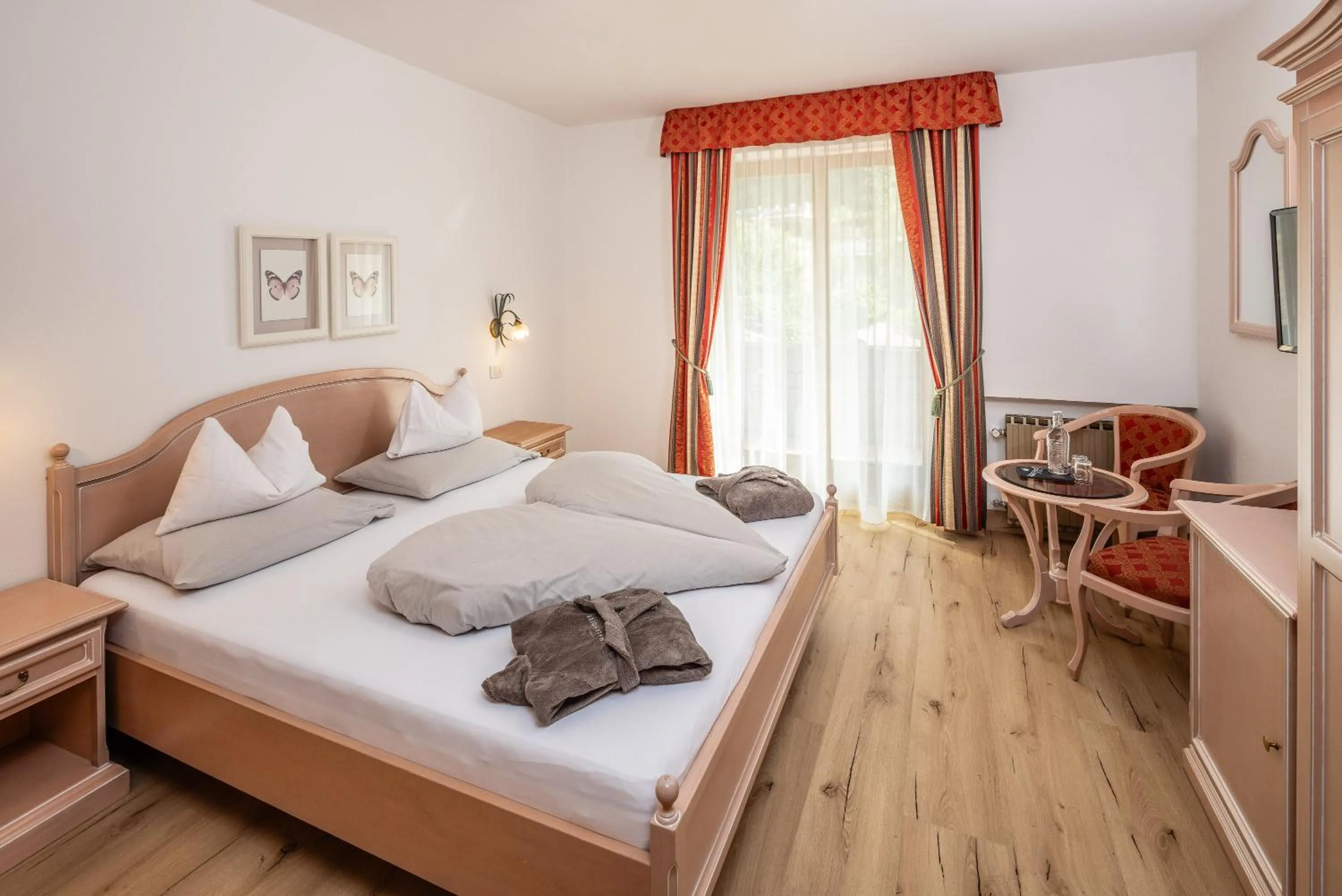 Photo of the whole room, Bed in Garni Zimmerhofer