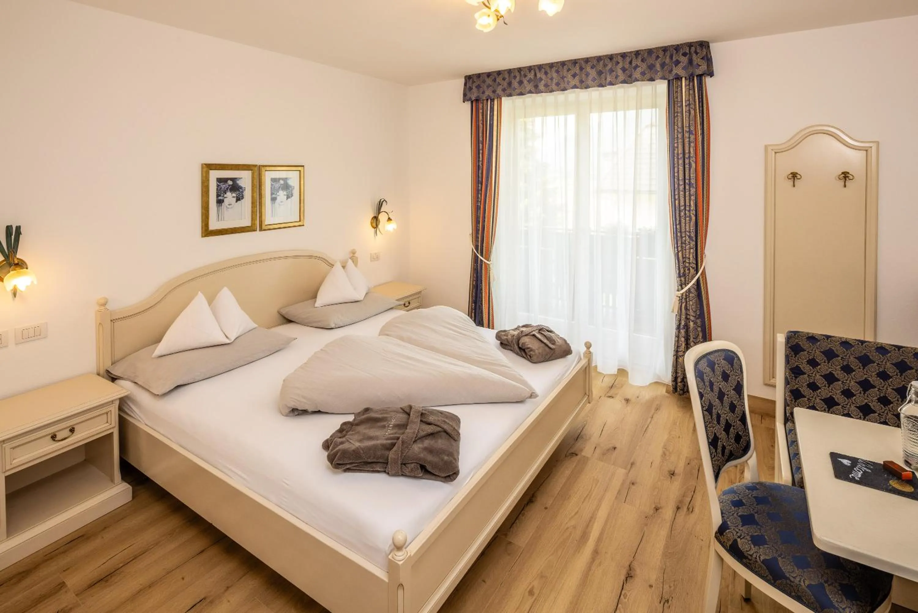 Photo of the whole room, Bed in Garni Zimmerhofer