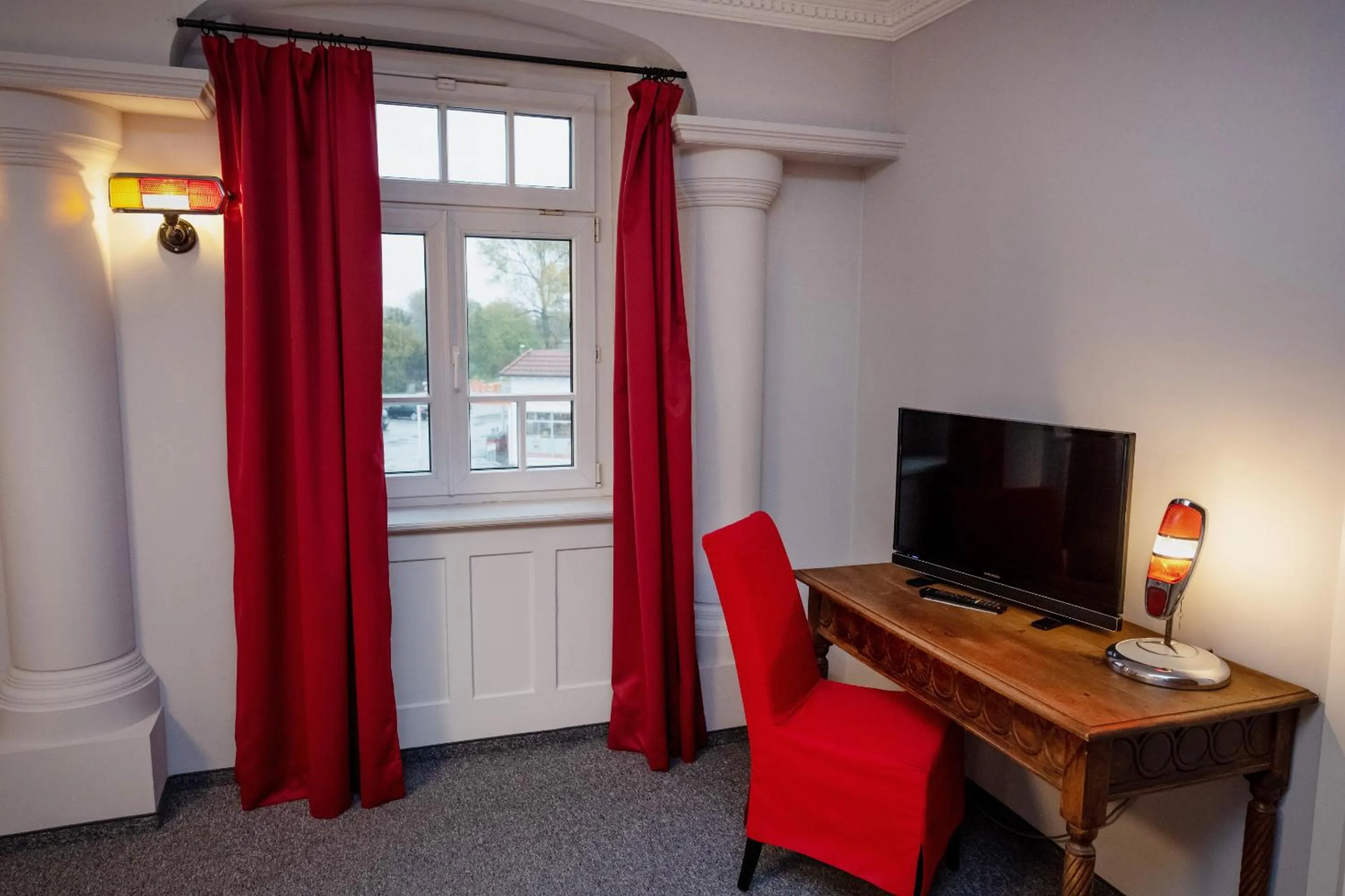 Bedroom in Motorworld Inn