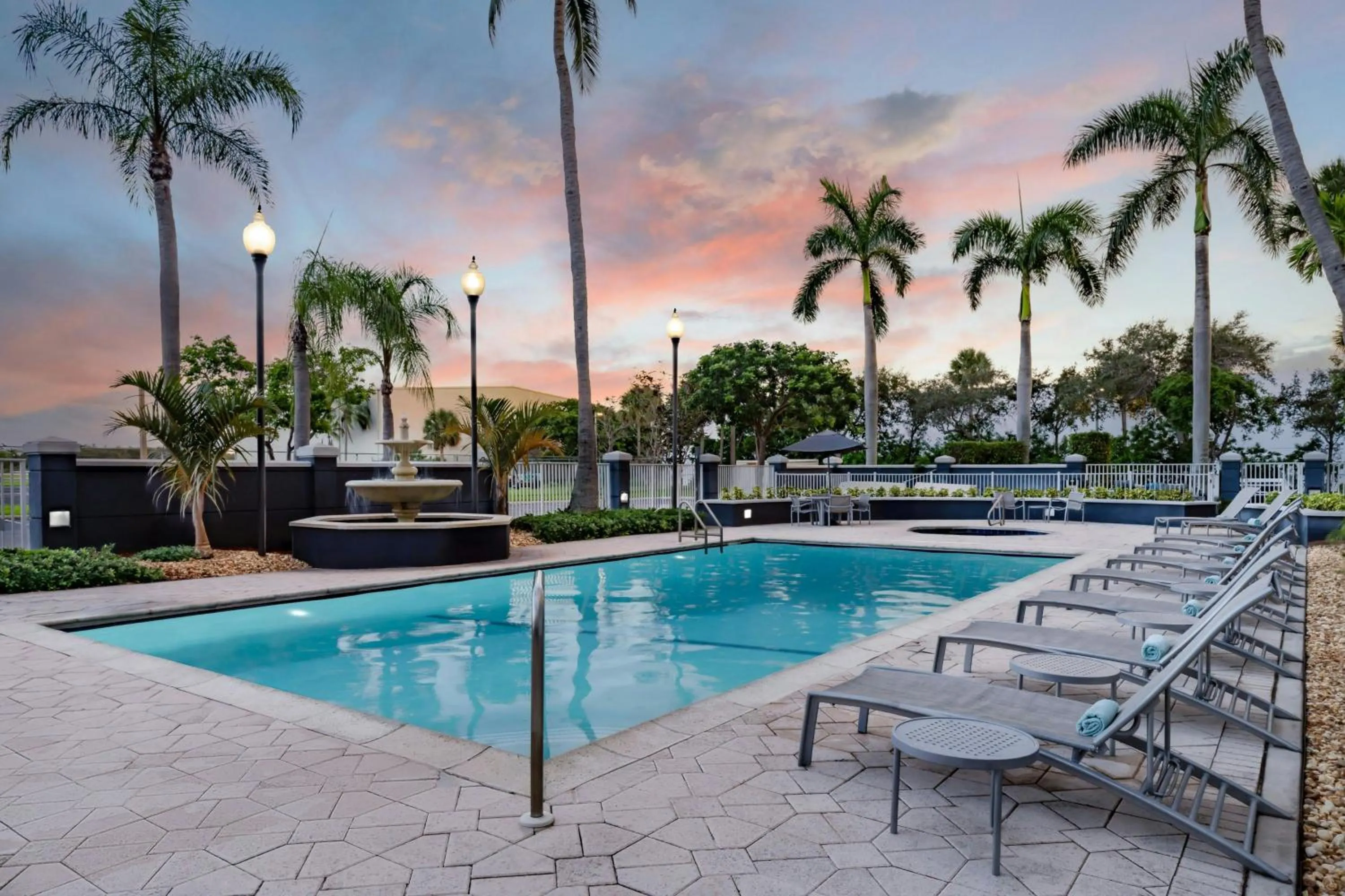 Swimming pool in Fairfield Inn & Suites Boca Raton