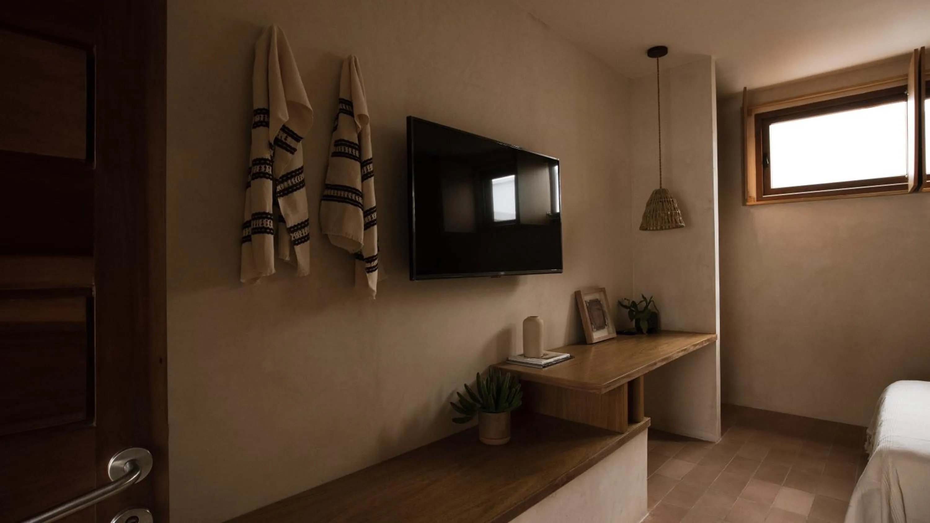 TV and multimedia, Bed in Casa Montore by Barrio Mexico