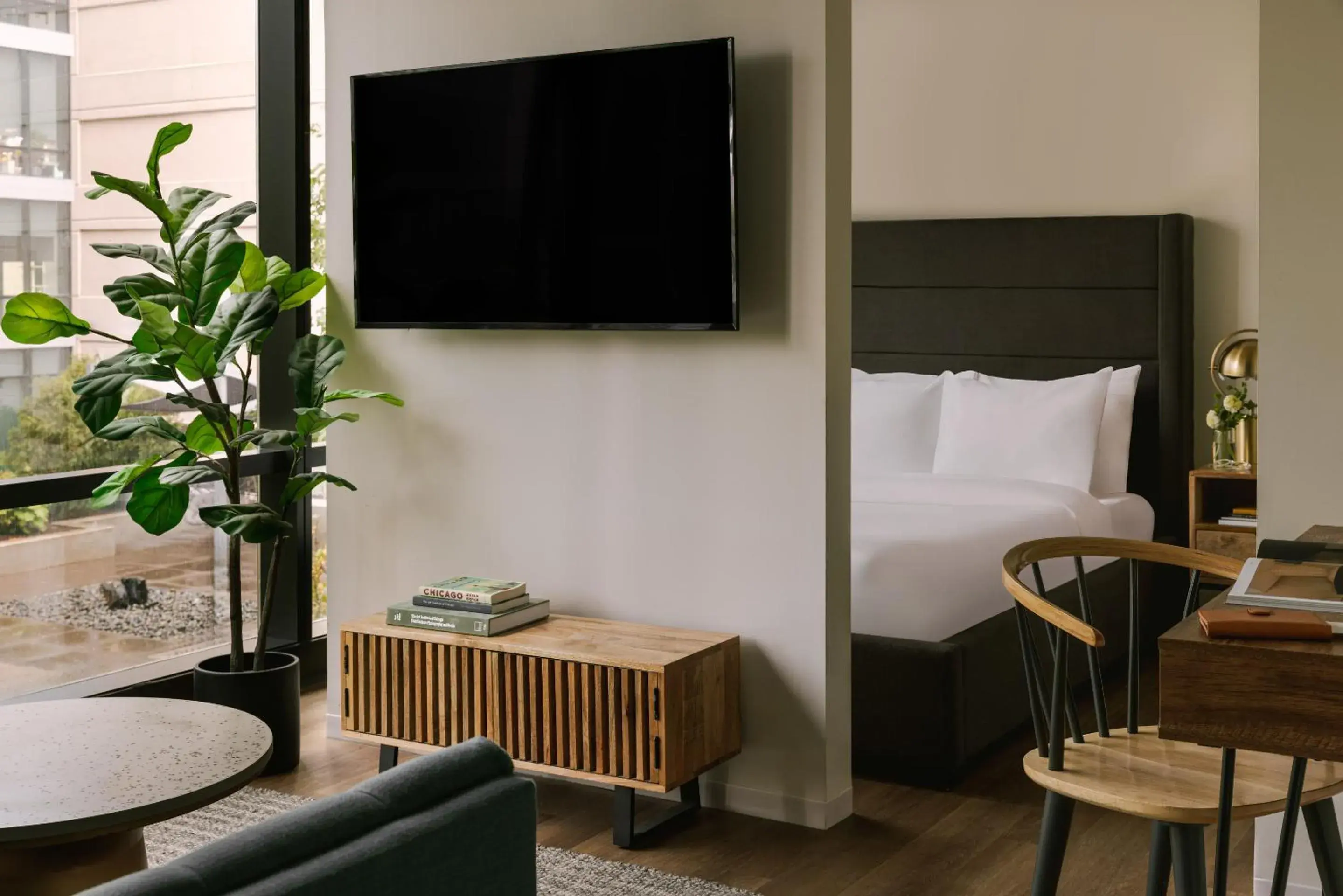 Deluxe Queen Studio in Sonder South Wabash Deluxe Queen Studio in Sonder South Wabash