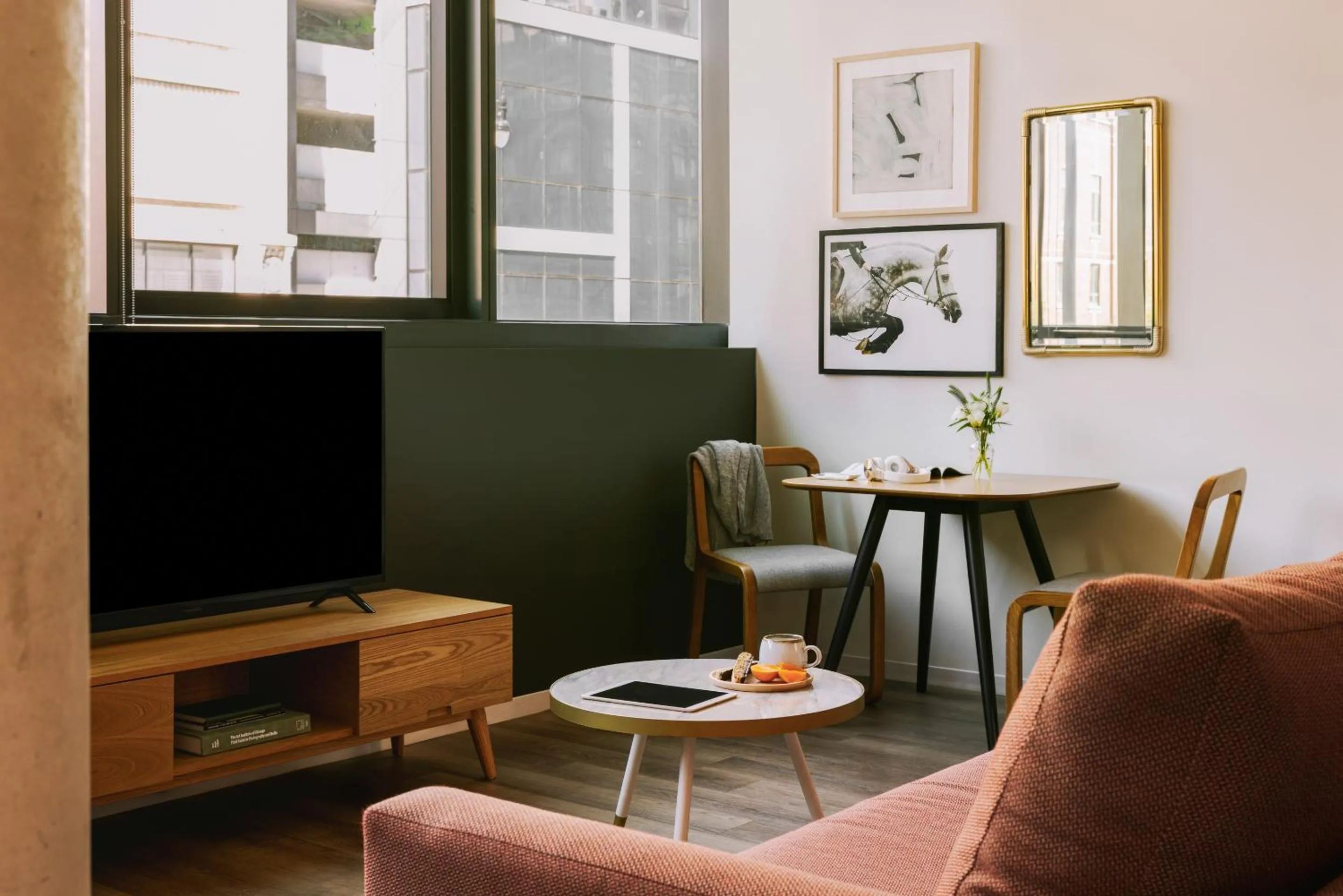 One-Bedroom Apartment with Balcony in Sonder South Wabash