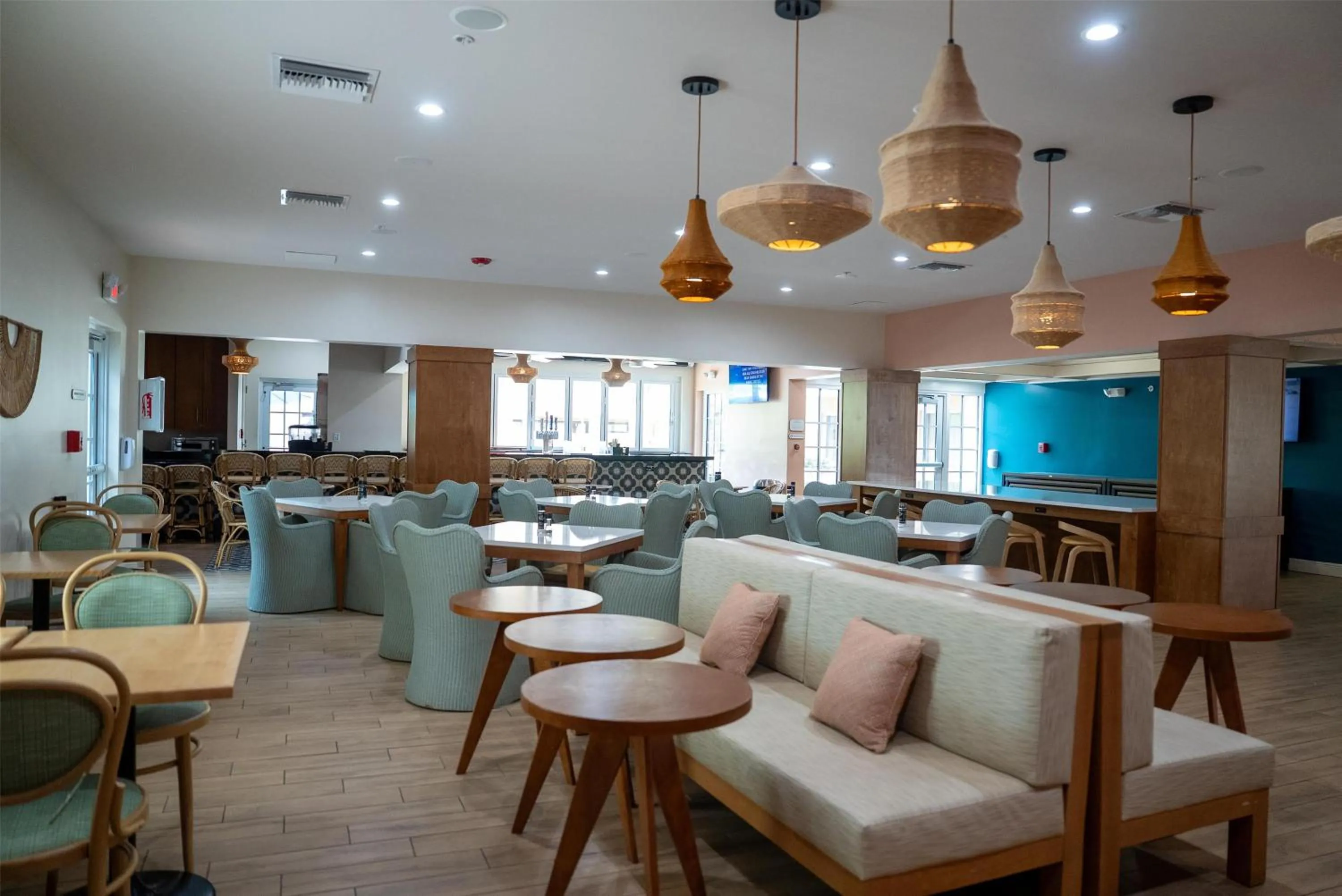 Restaurant/places to eat in Inn of Naples, Tapestry Collection by Hilton