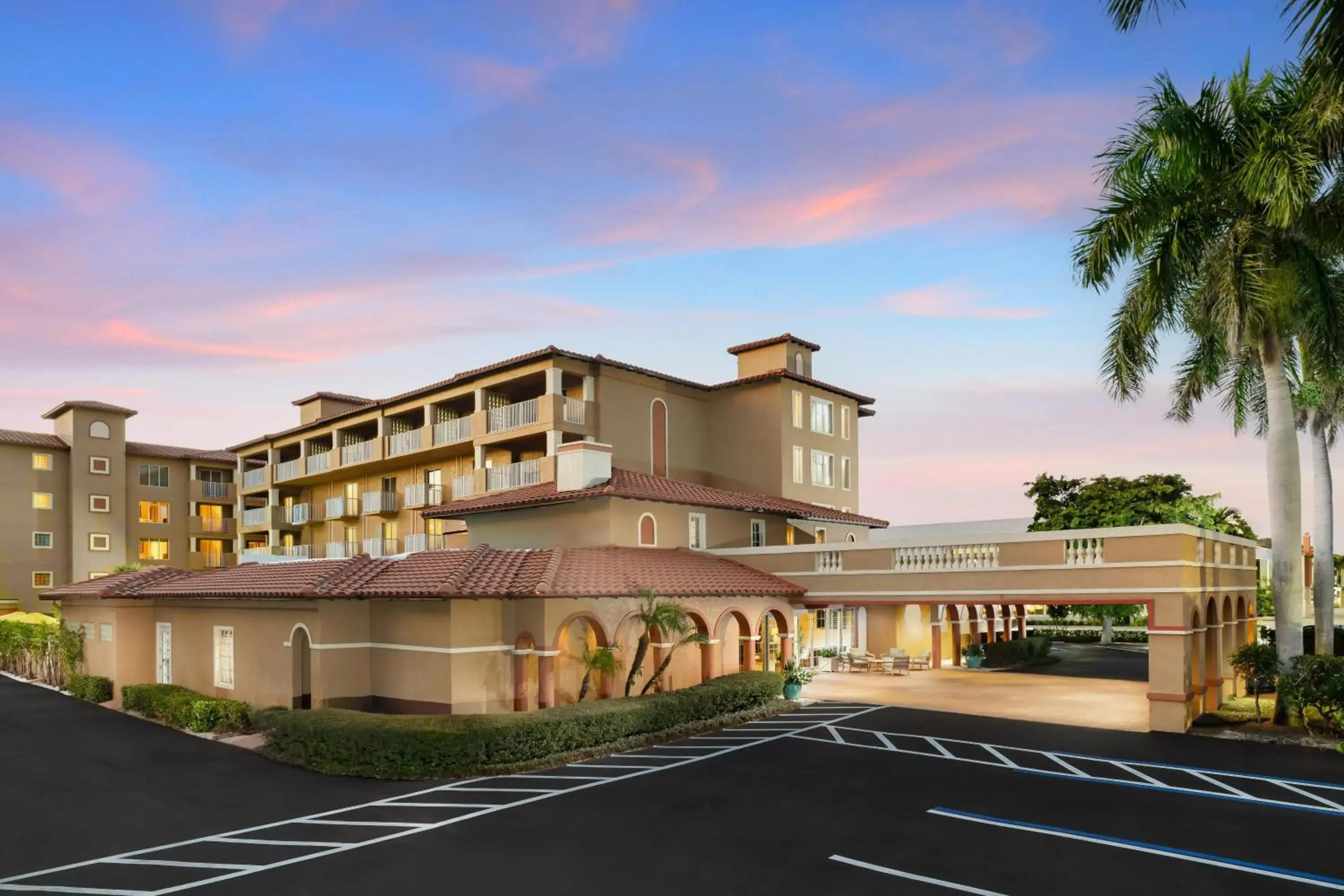 Inn of Naples, Tapestry Collection by Hilton Inn of Naples, Tapestry Collection by Hilton