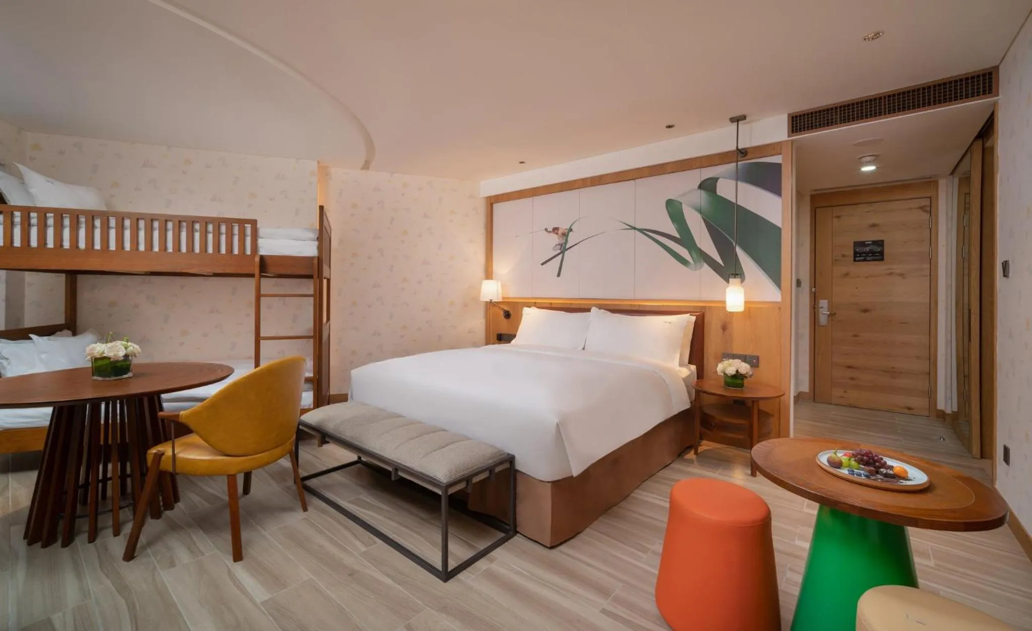 Photo of the whole room, Bed in Holiday Inn Jilin Beidahu by IHG