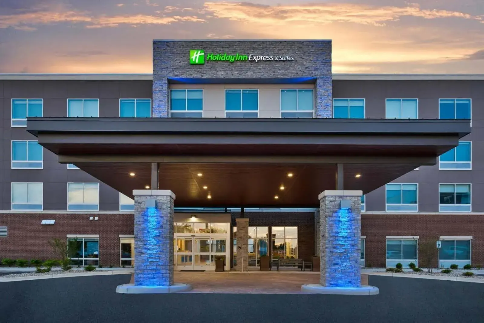 Facade/entrance in Holiday Inn Express & Suites - Grand Rapids Airport - South by IHG Facade/entrance in Holiday Inn Express & Suites - Grand Rapids Airport - South by IHG