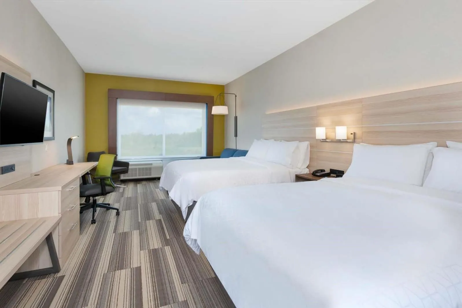 Bed in Holiday Inn Express & Suites - Grand Rapids Airport - South by IHG
