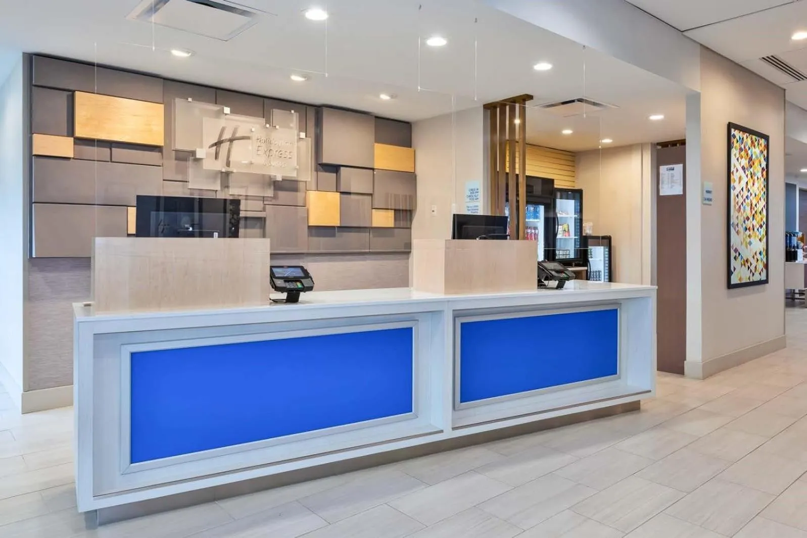 Holiday Inn Express & Suites - Grand Rapids Airport - South by IHG