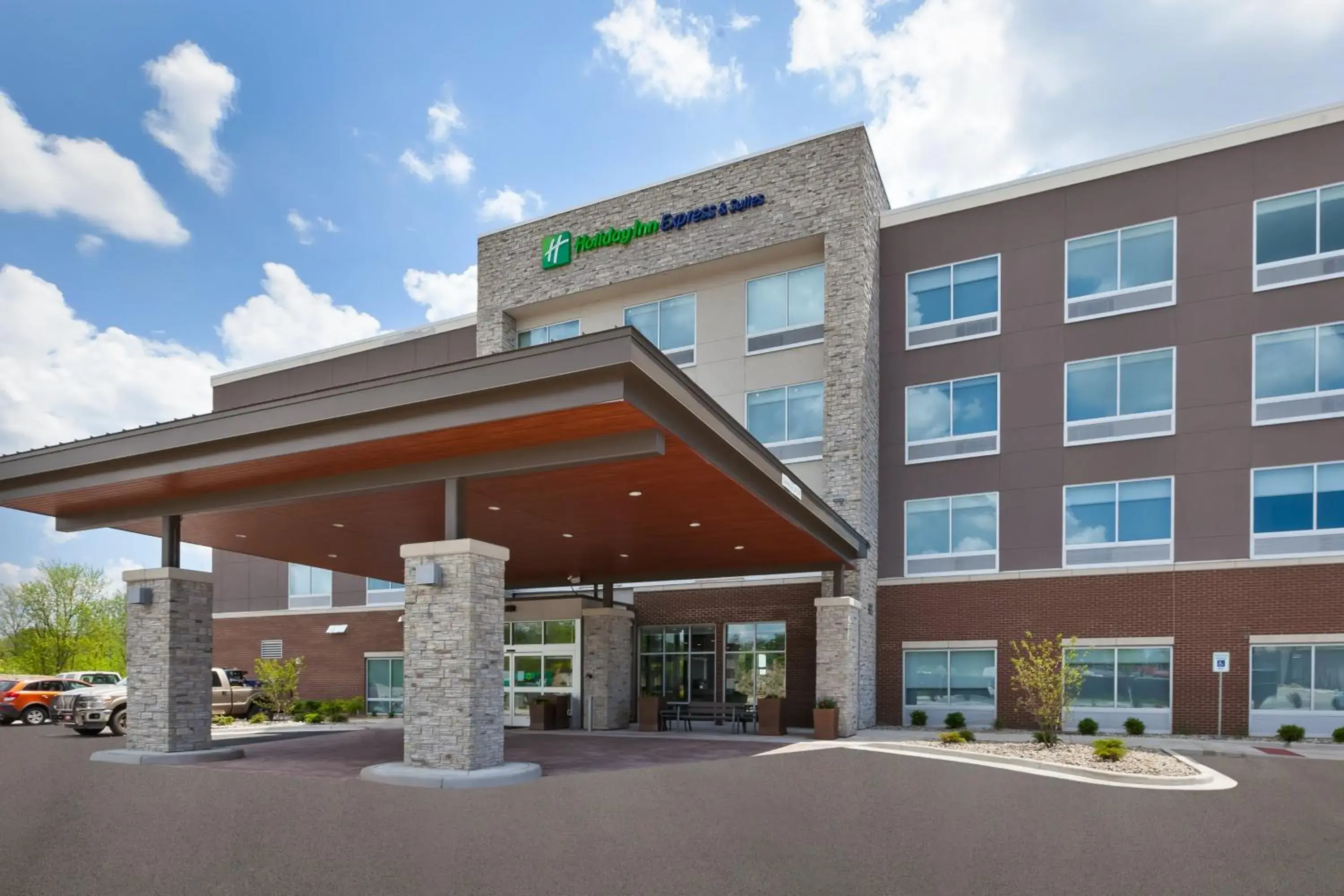Property building in Holiday Inn Express & Suites - Grand Rapids Airport - South by IHG Property building in Holiday Inn Express & Suites - Grand Rapids Airport - South by IHG