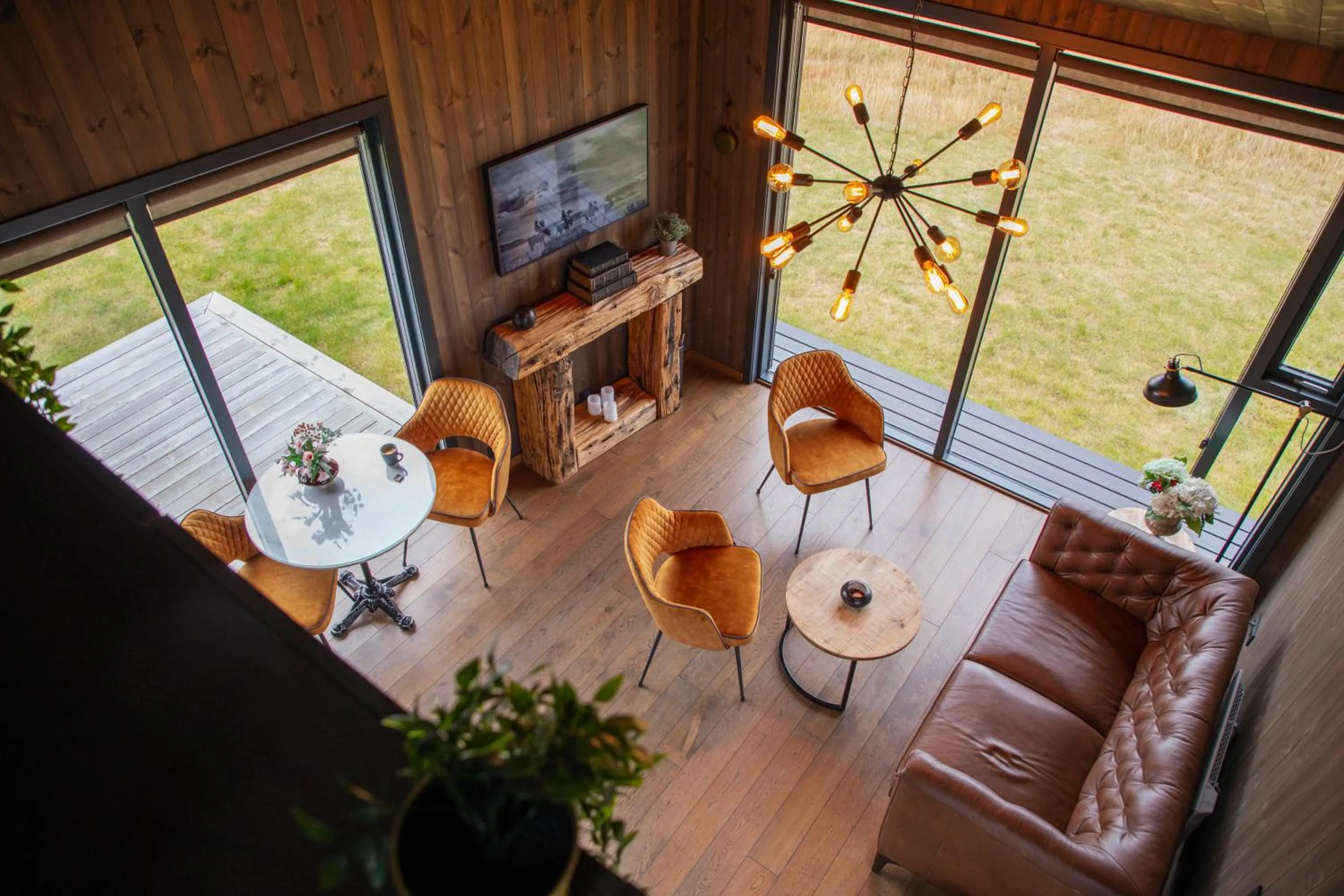 TV and multimedia in Seljalandsfoss Horizons