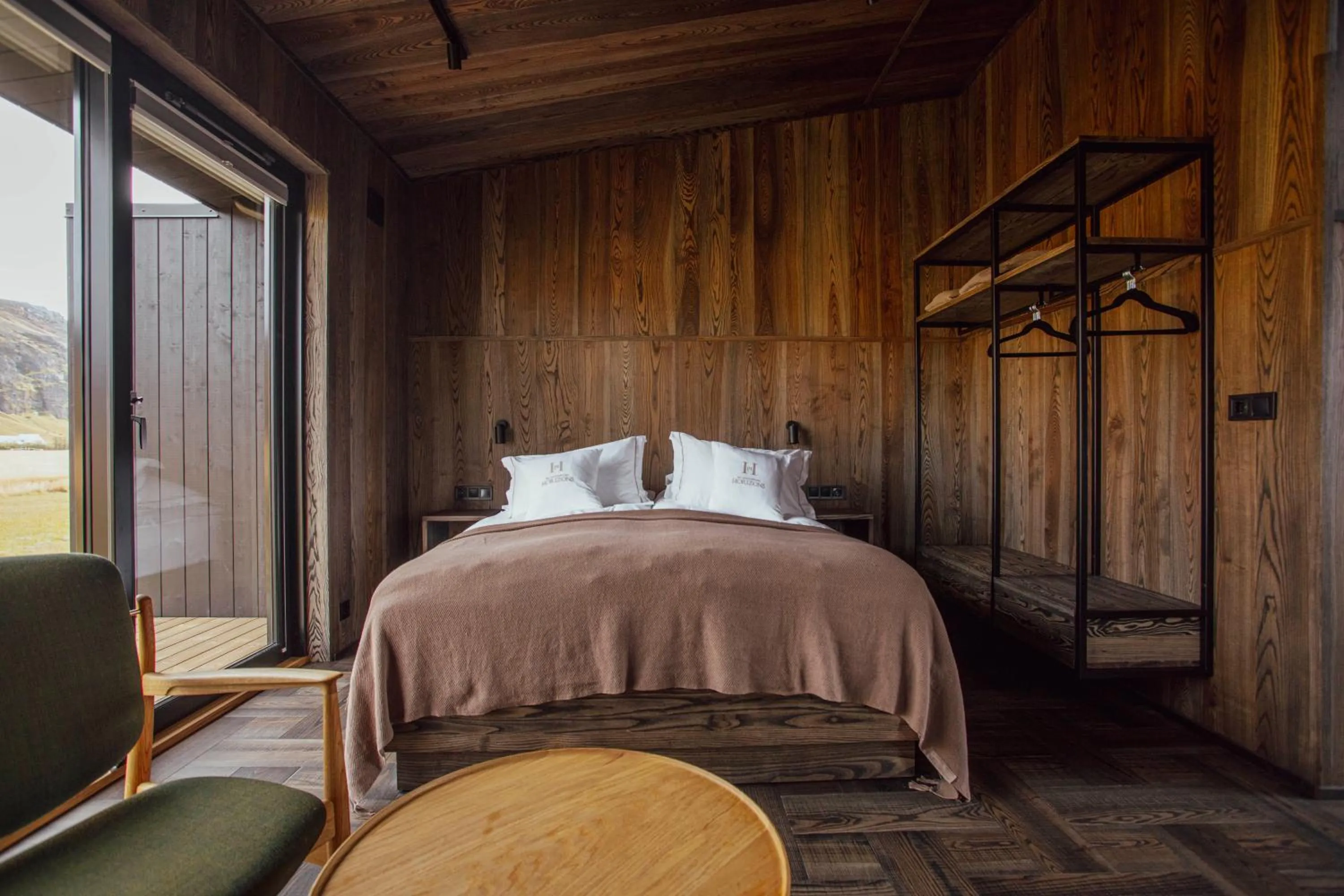 Bed in Seljalandsfoss Horizons
