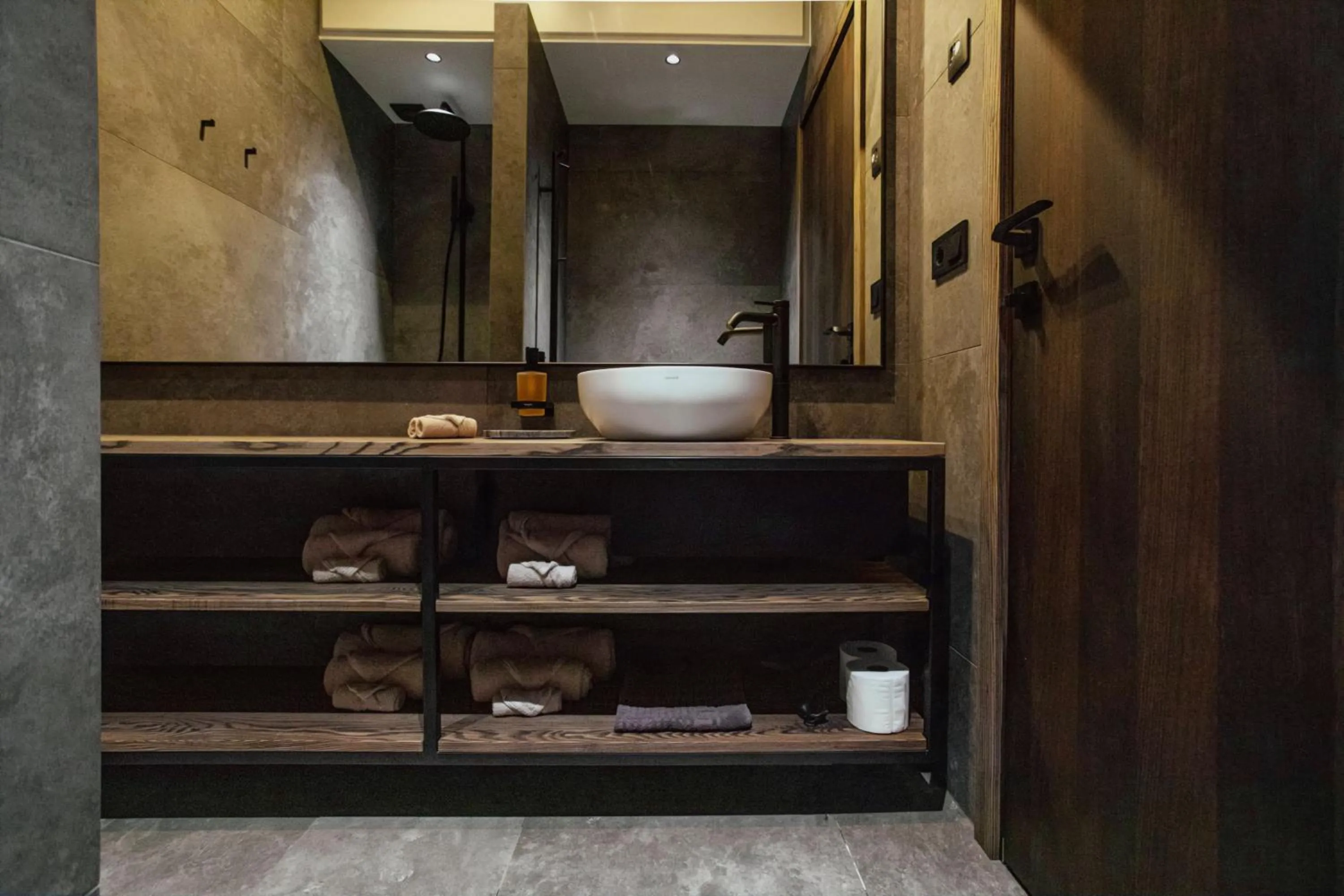 Bathroom in Seljalandsfoss Horizons