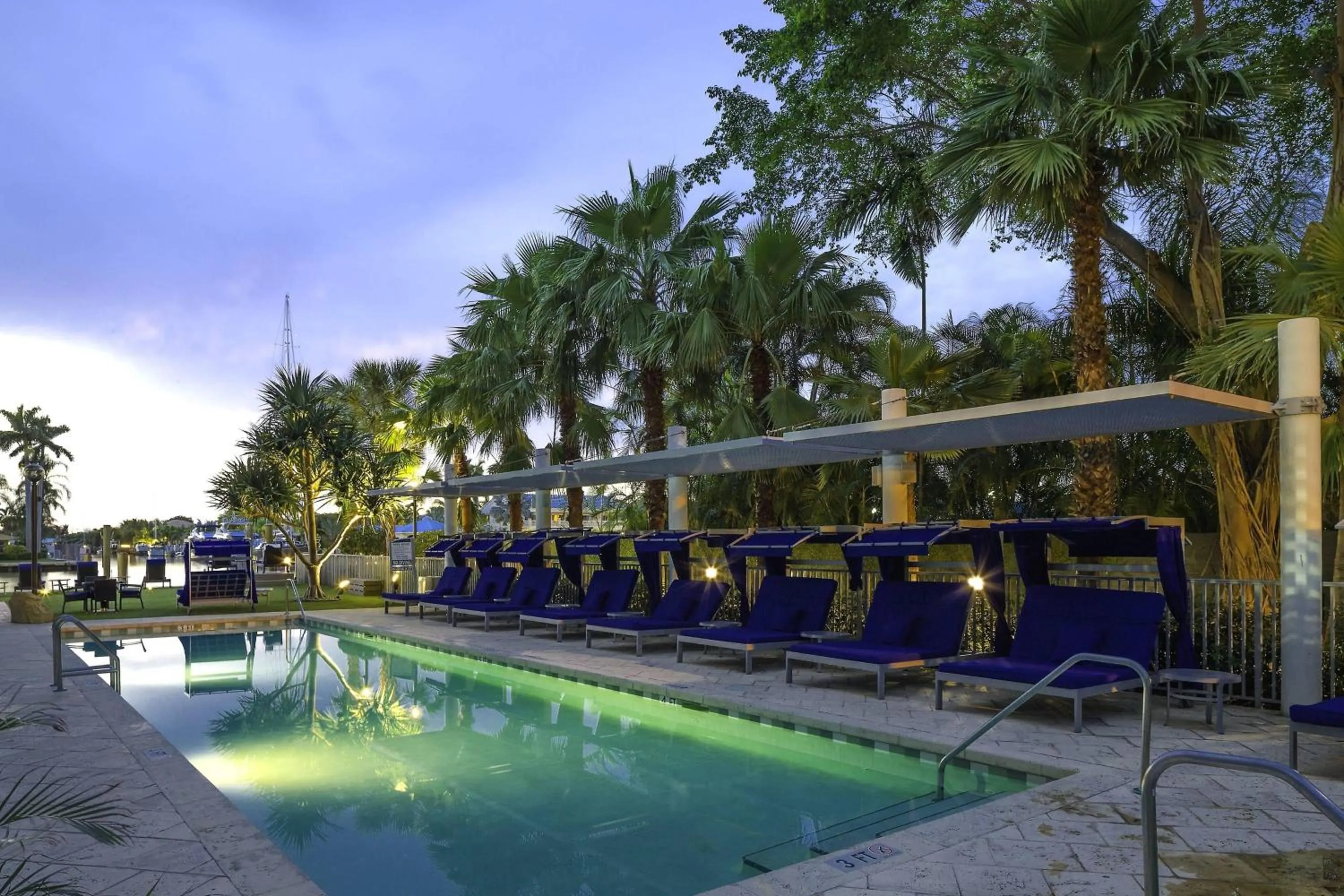 Swimming pool in Residence Inn by Marriott Fort Lauderdale Intracoastal