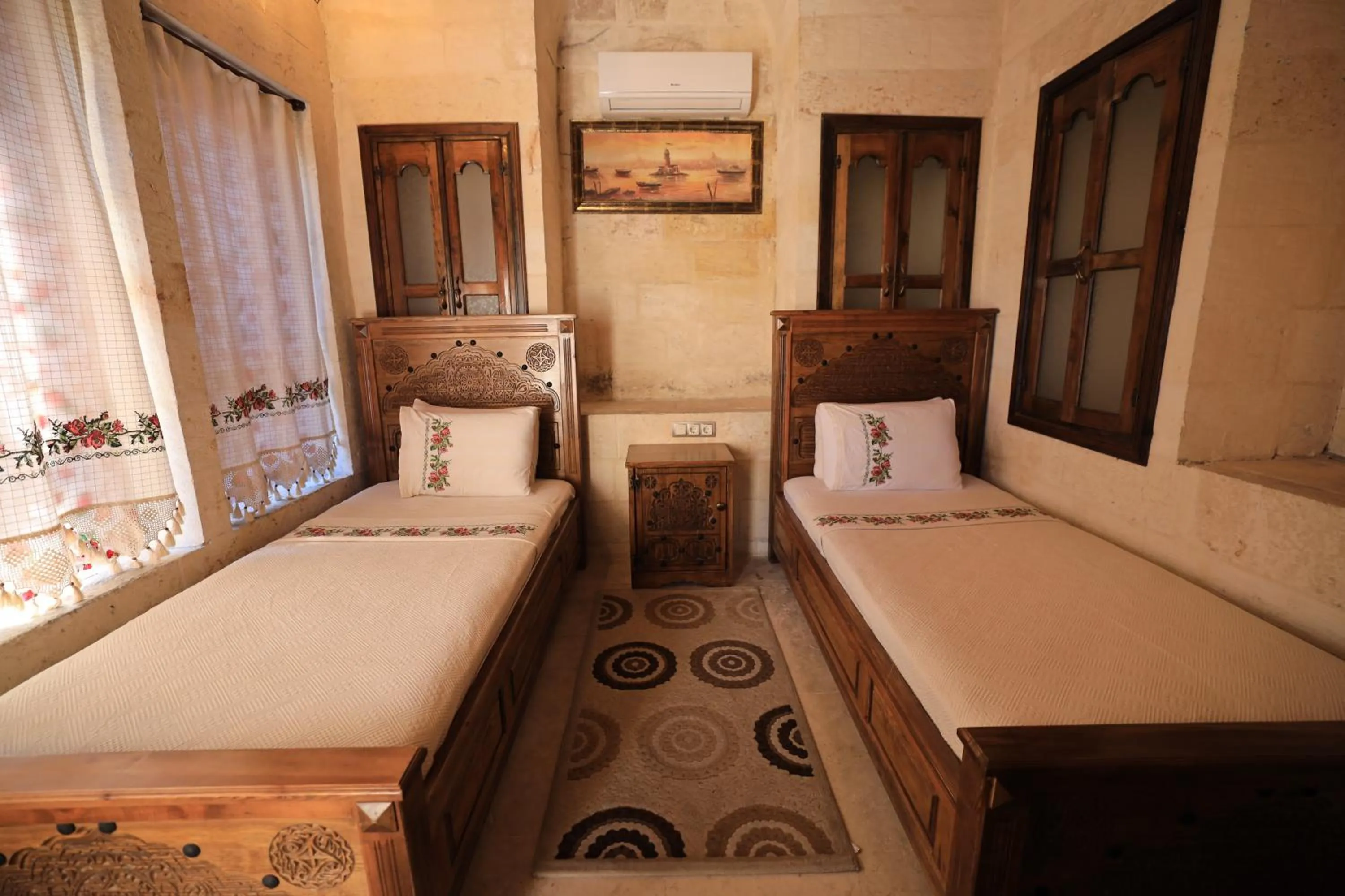 Bed in nahrin hote & art