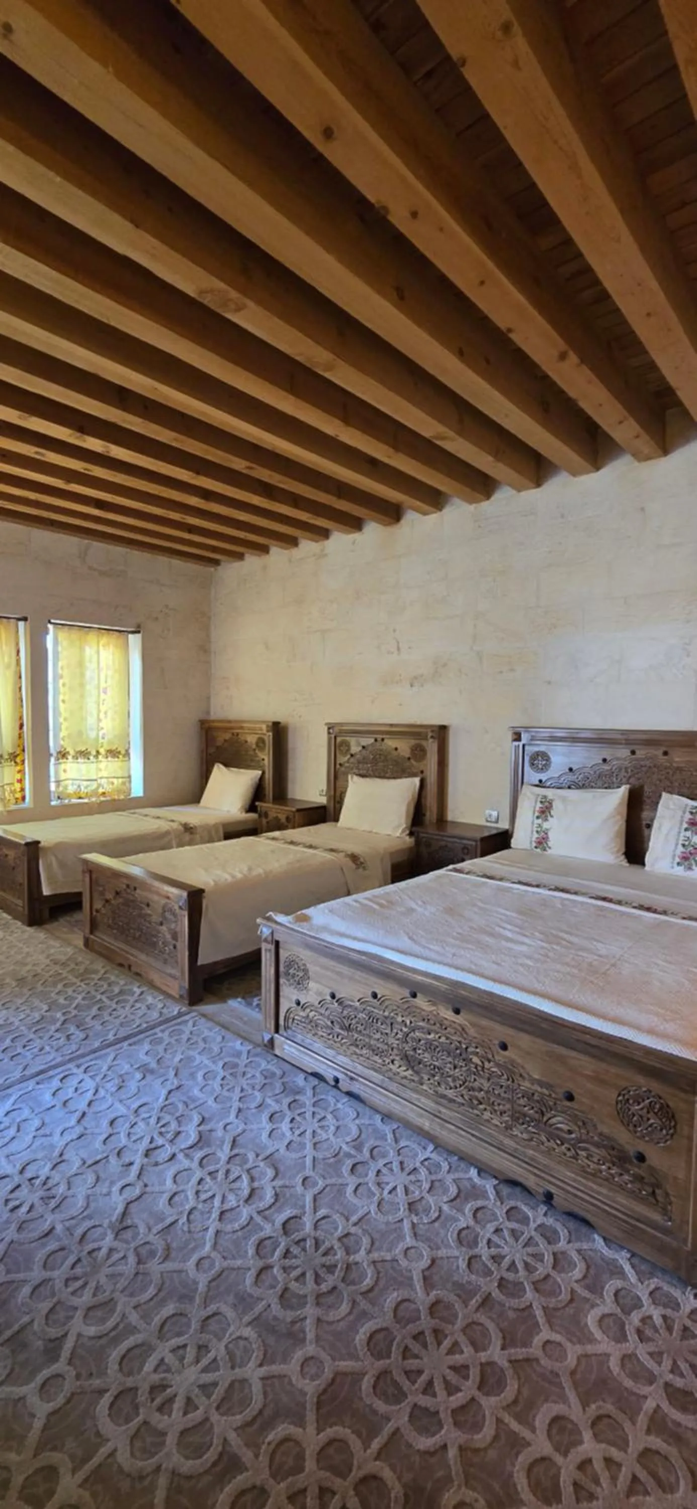 Bed in nahrin hote & art