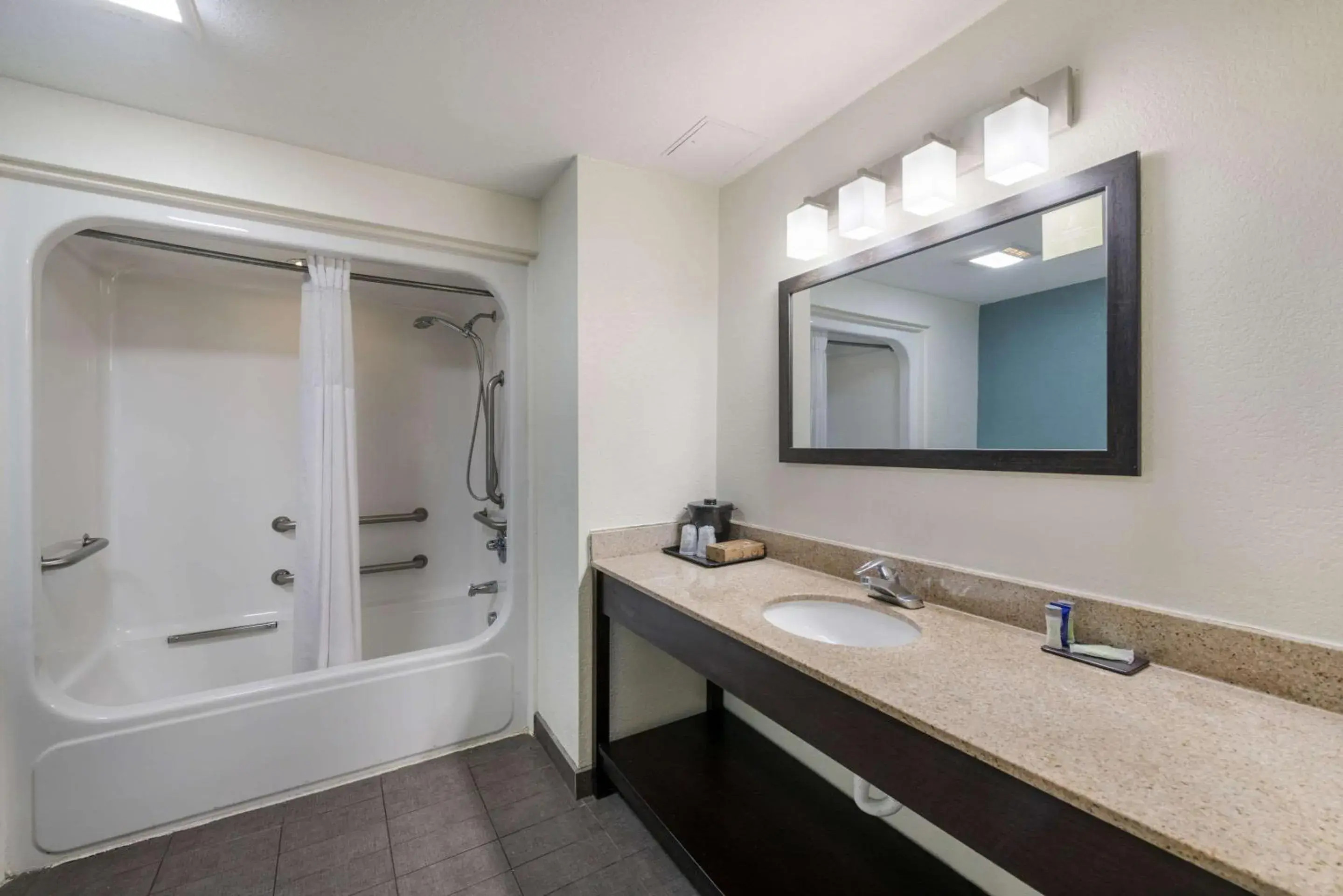 Bedroom in Sleep Inn & Suites Chesapeake - Portsmouth Bedroom in Sleep Inn & Suites Chesapeake - Portsmouth