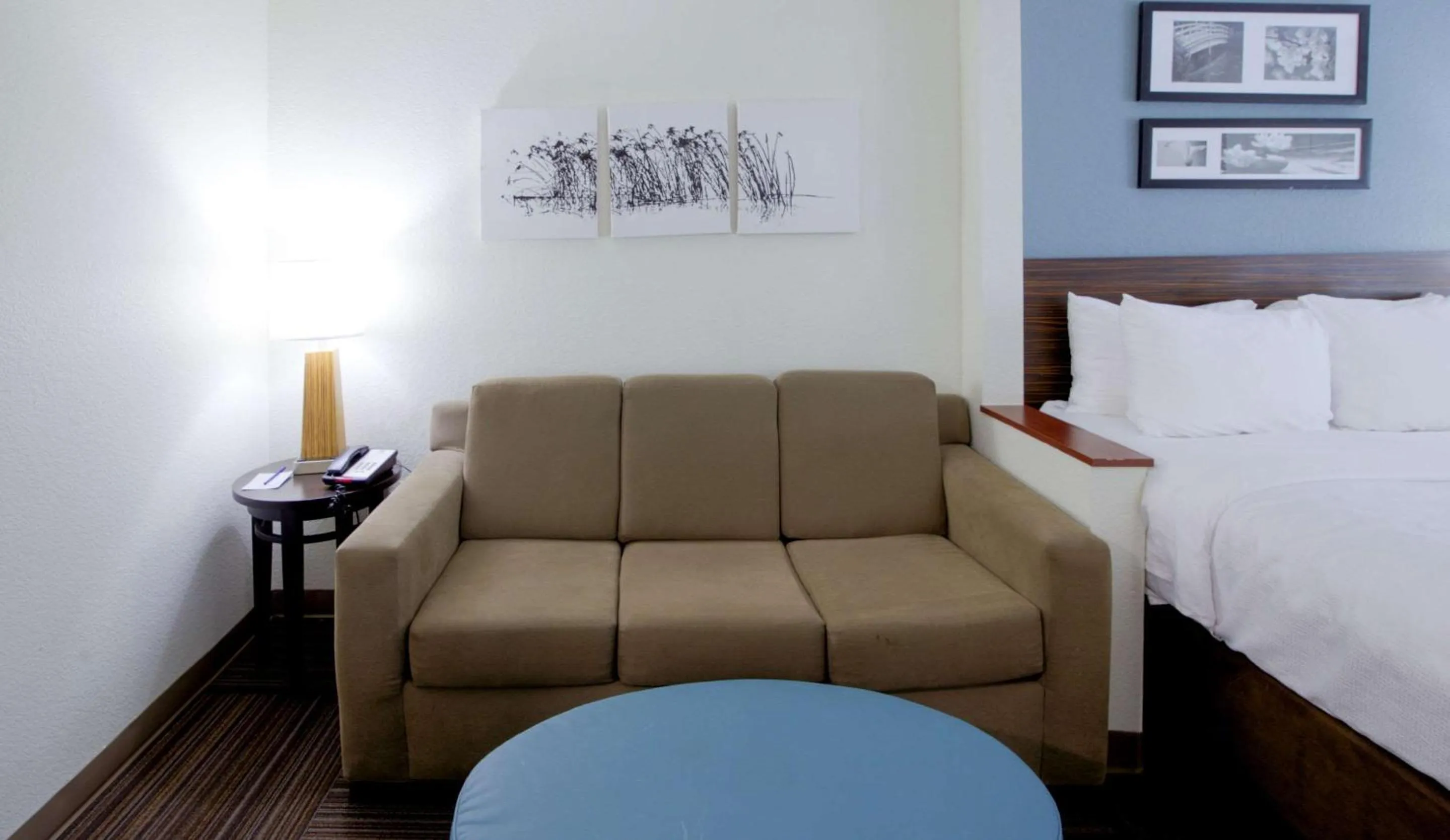 Photo of the whole room, Bed in Sleep Inn & Suites Chesapeake - Portsmouth