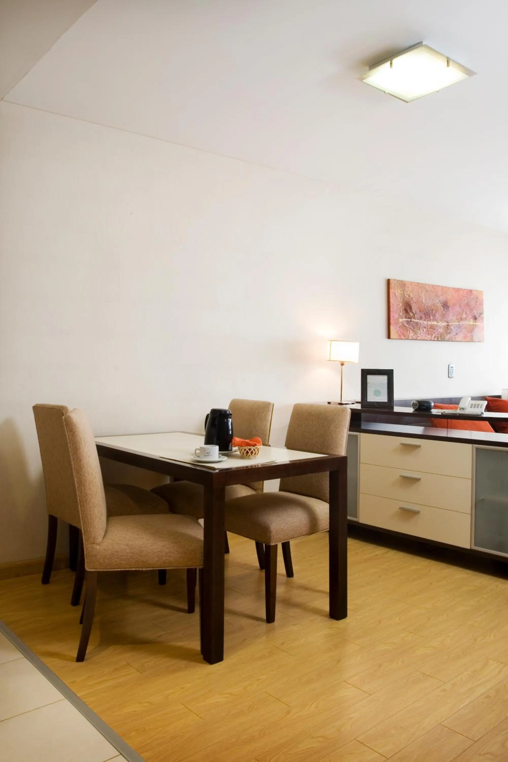 Dining area in Ayres Apartments Recoleta - Uriburu 1756