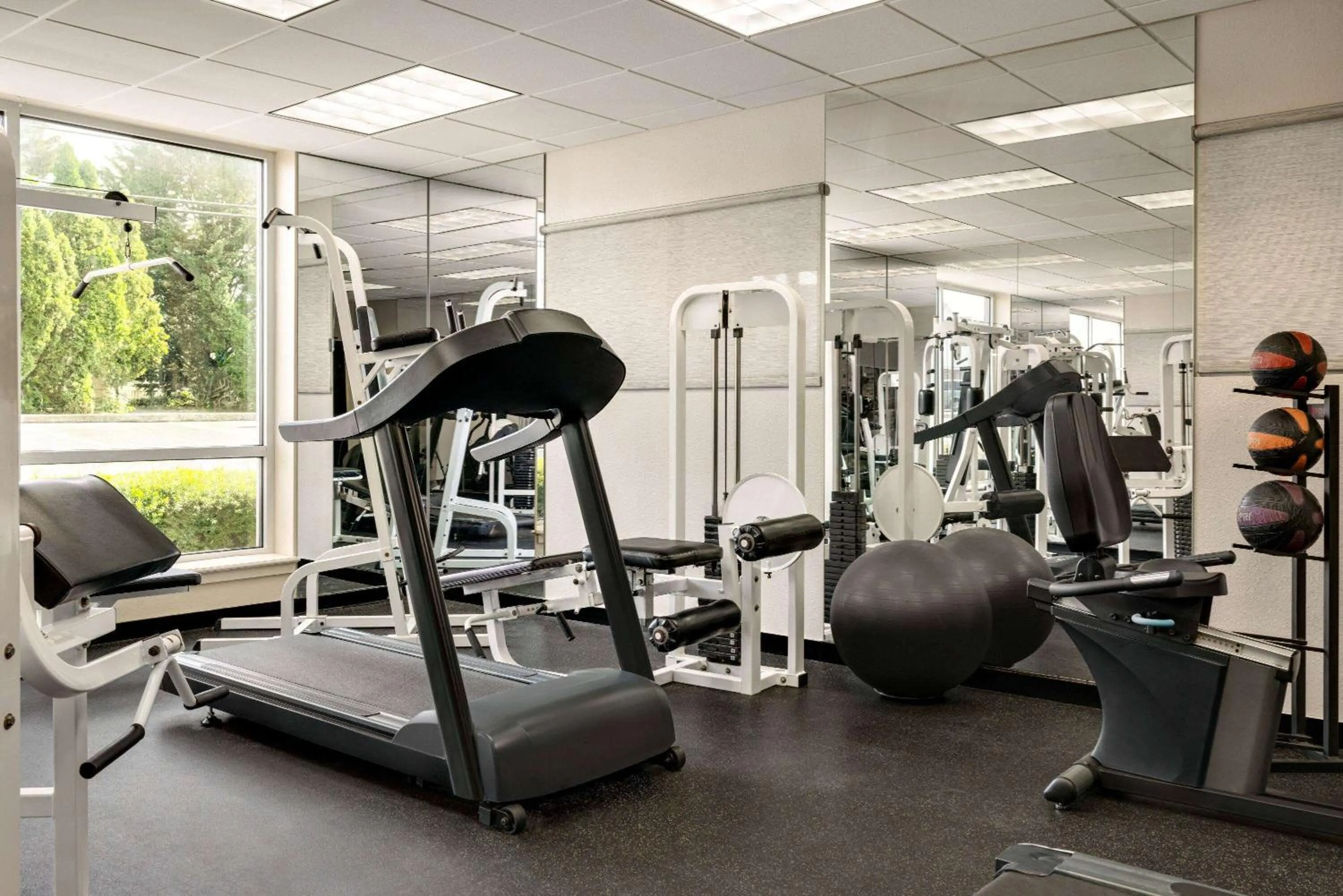 Fitness centre/facilities in Days Inn by Wyndham Hershey