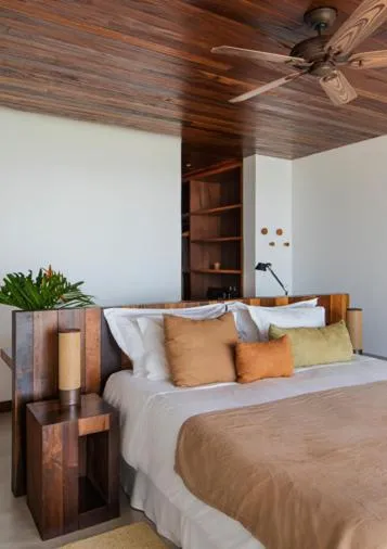 Bed in Barracuda Hotel & Villas