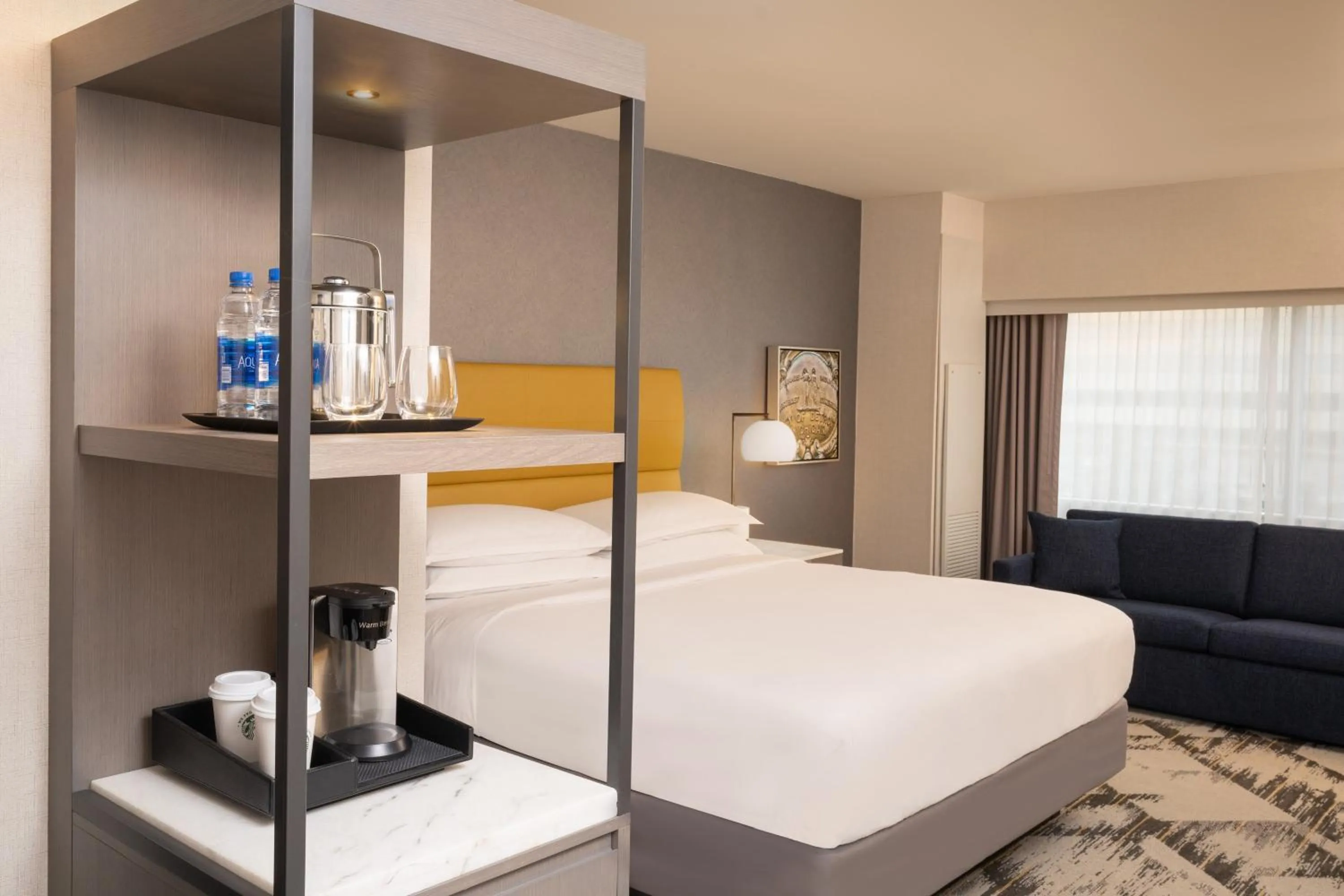 Photo of the whole room, Bed in Sheraton Detroit Novi